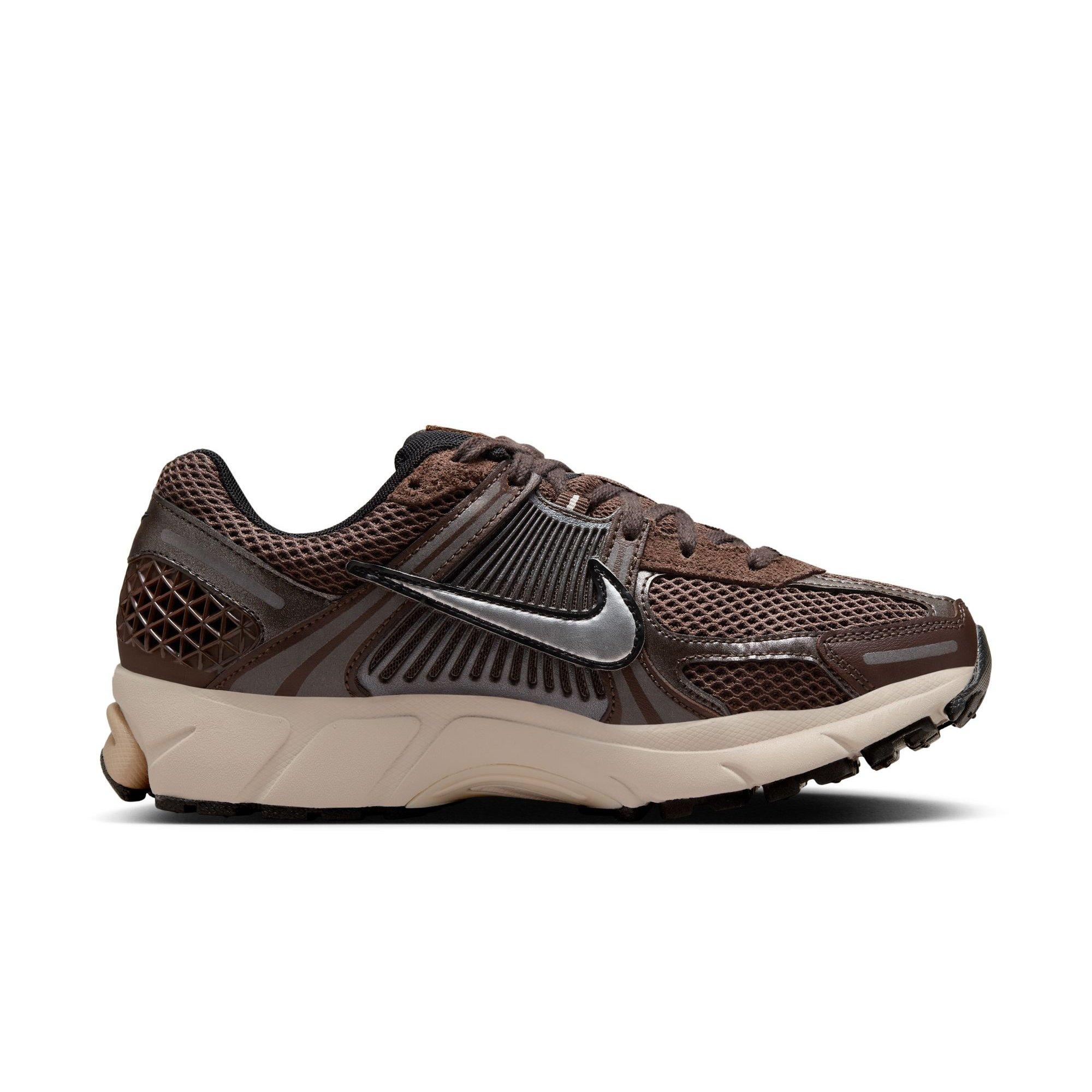 Nike Zoom Vomero 5 "Baroque Brown/Chrome/Lt Orewood Brn/Hemp" Women's Shoe - BROWN/WHITE Thumbnail View 2