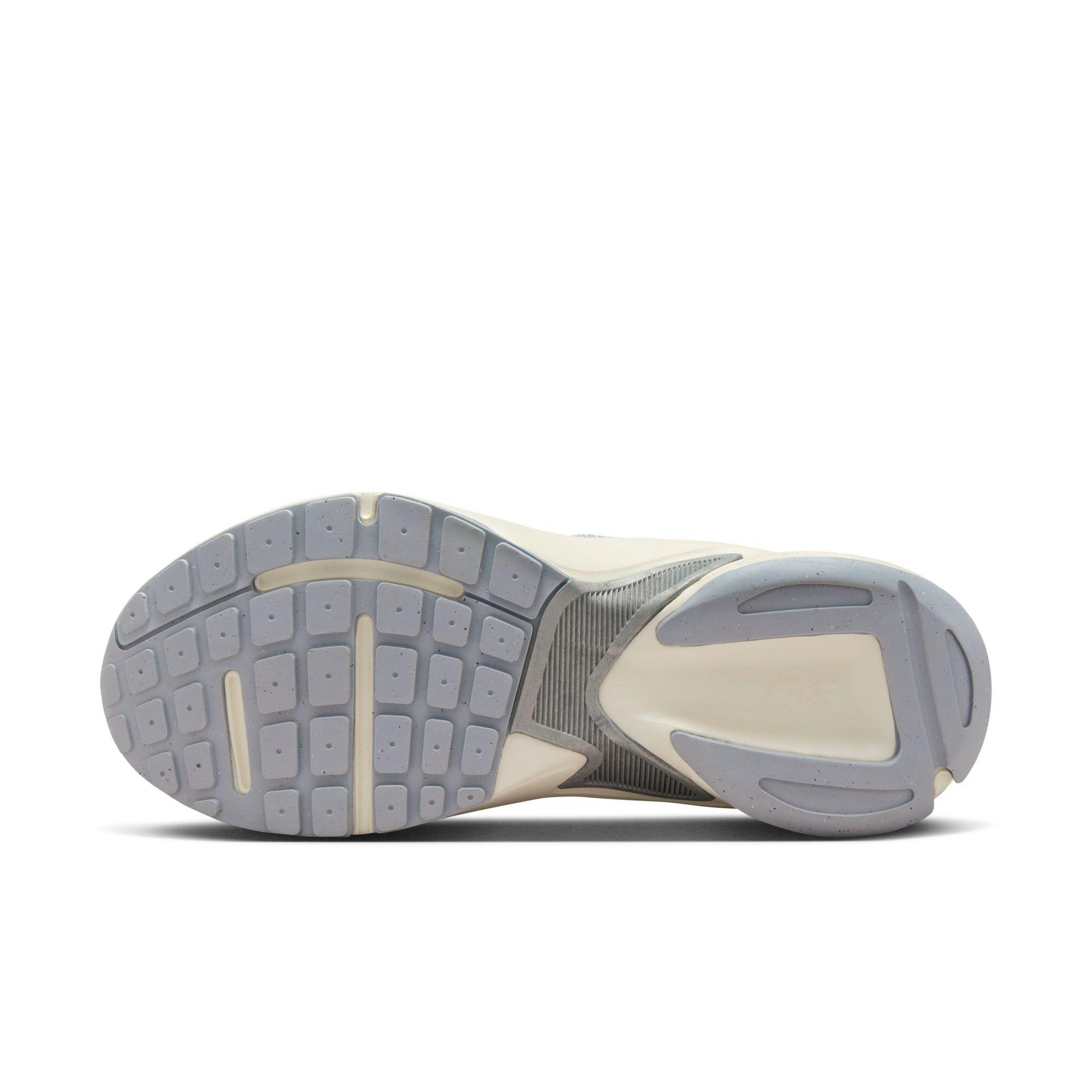 Nike AL8 