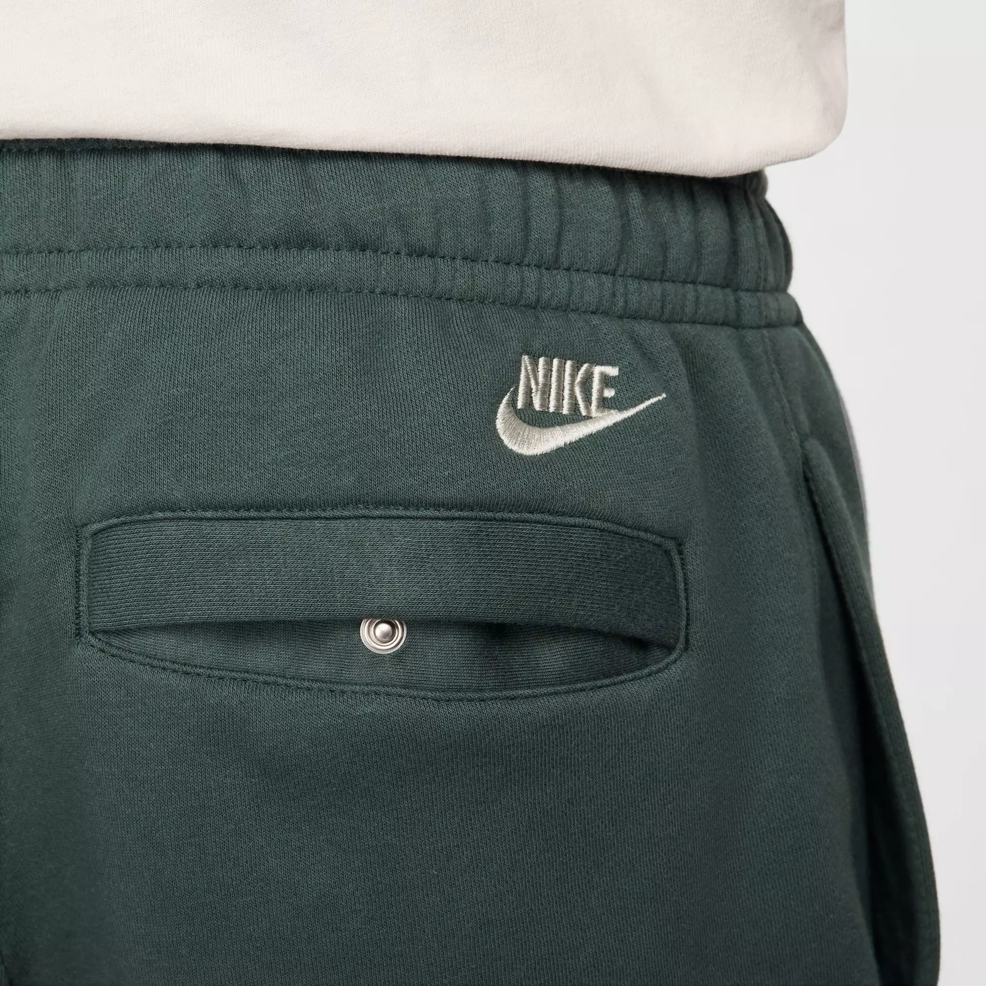 Nike Men's Sportswear Club Fleece Joggers-Green - GREEN