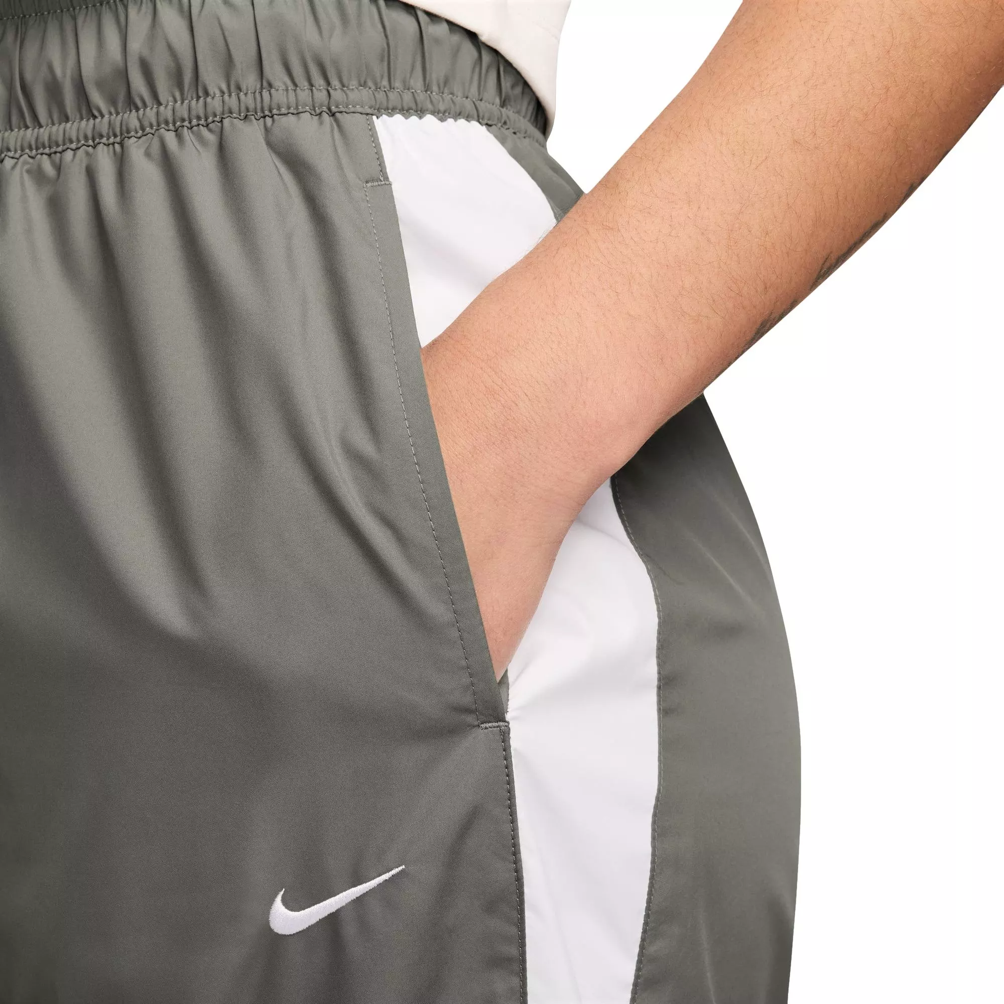 Nike Women's Essential Woven Mid-Rise Joggers - Light Army - GREEN