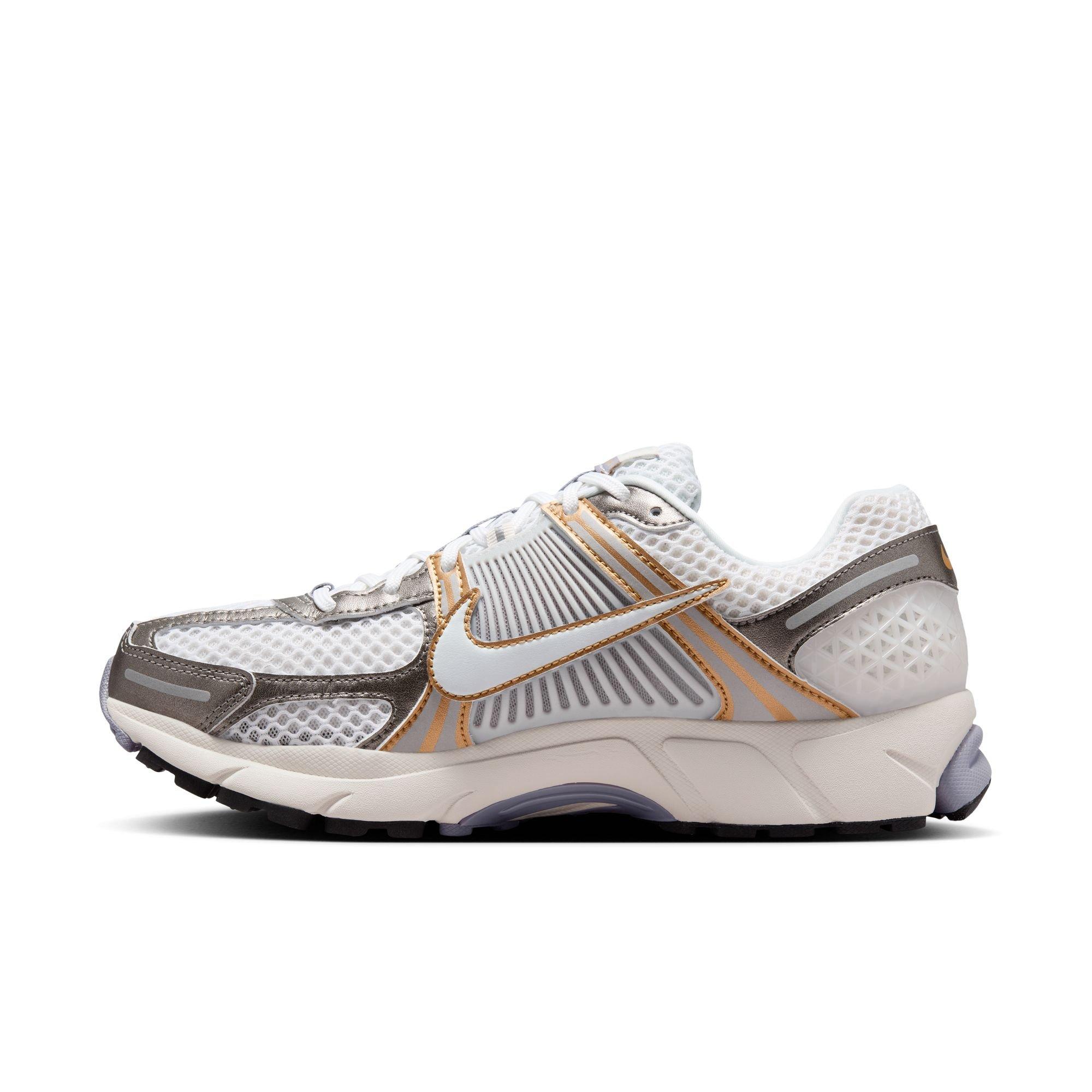 Nike Zoom Vomero 5 "Platinum Tint/White/MTLC Pewter" Men's Shoe - WHITE/BLACK/GREY Thumbnail View 4
