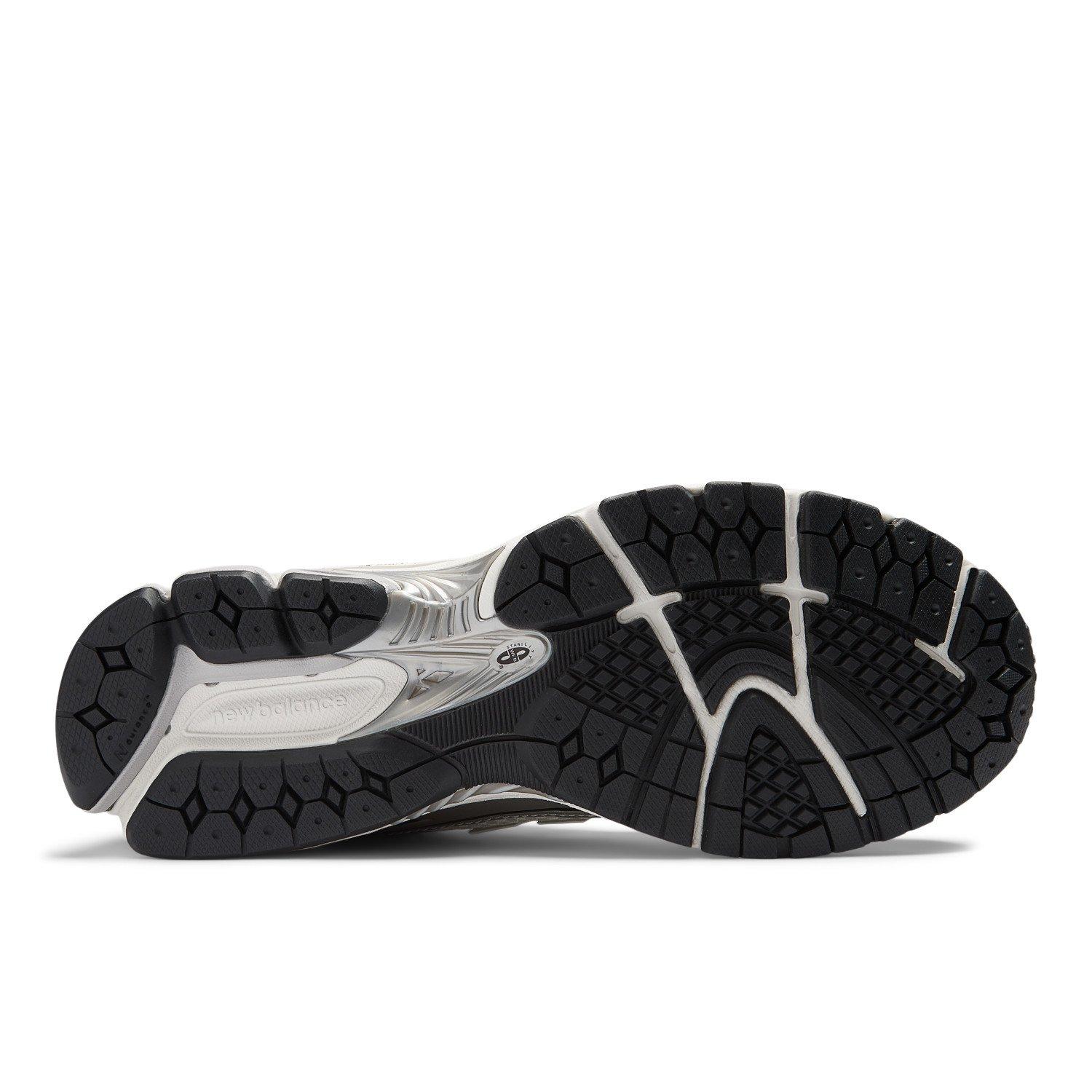 New Balance 1906 "Silver/Black" Men's Shoe - SILVER/BLACK Thumbnail View 11