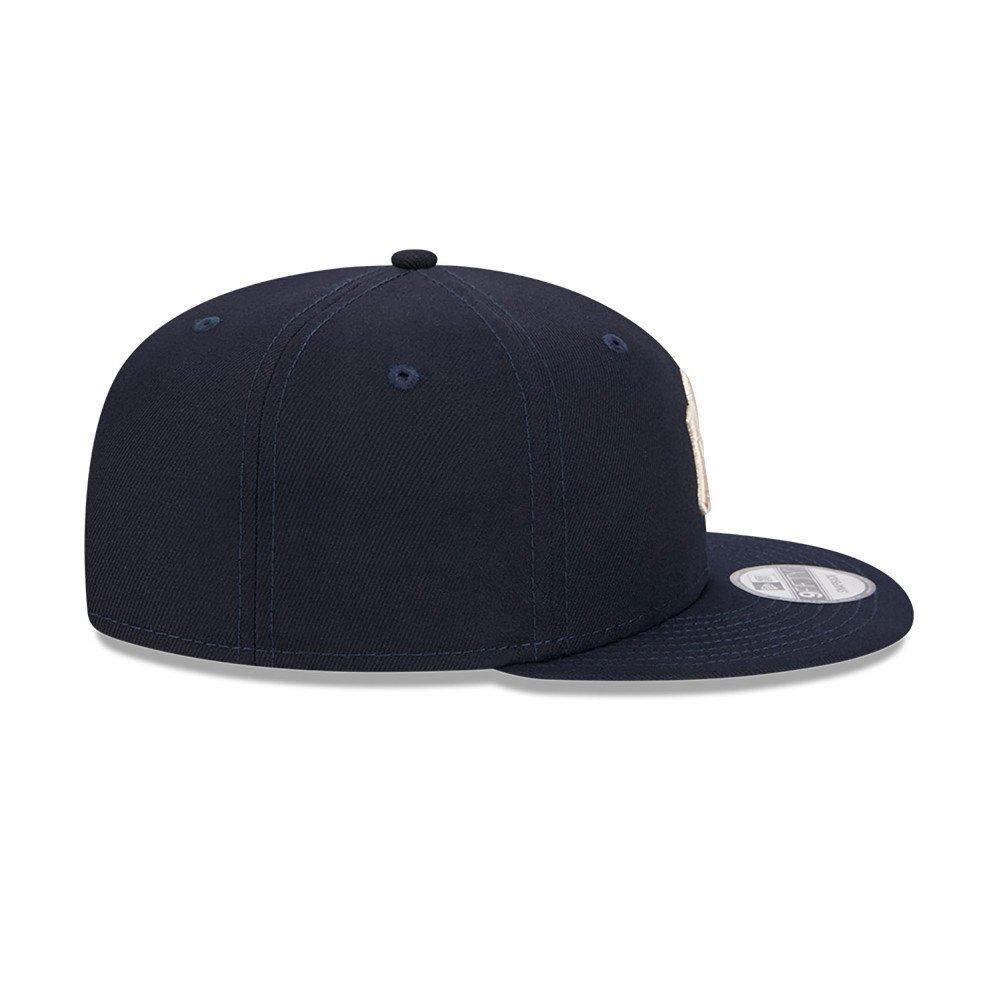 New Era MLB New York Yankees City Art Snapback Hat