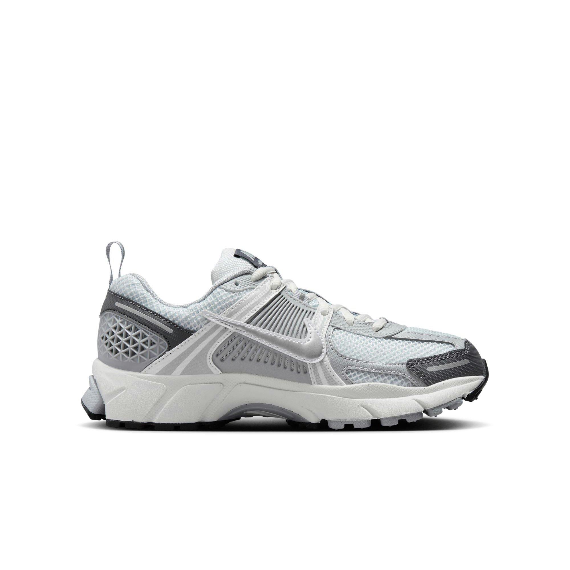 Nike Vomero 5 Grade School Girls' "Pure Platinum/Metallic Silver" Shoe