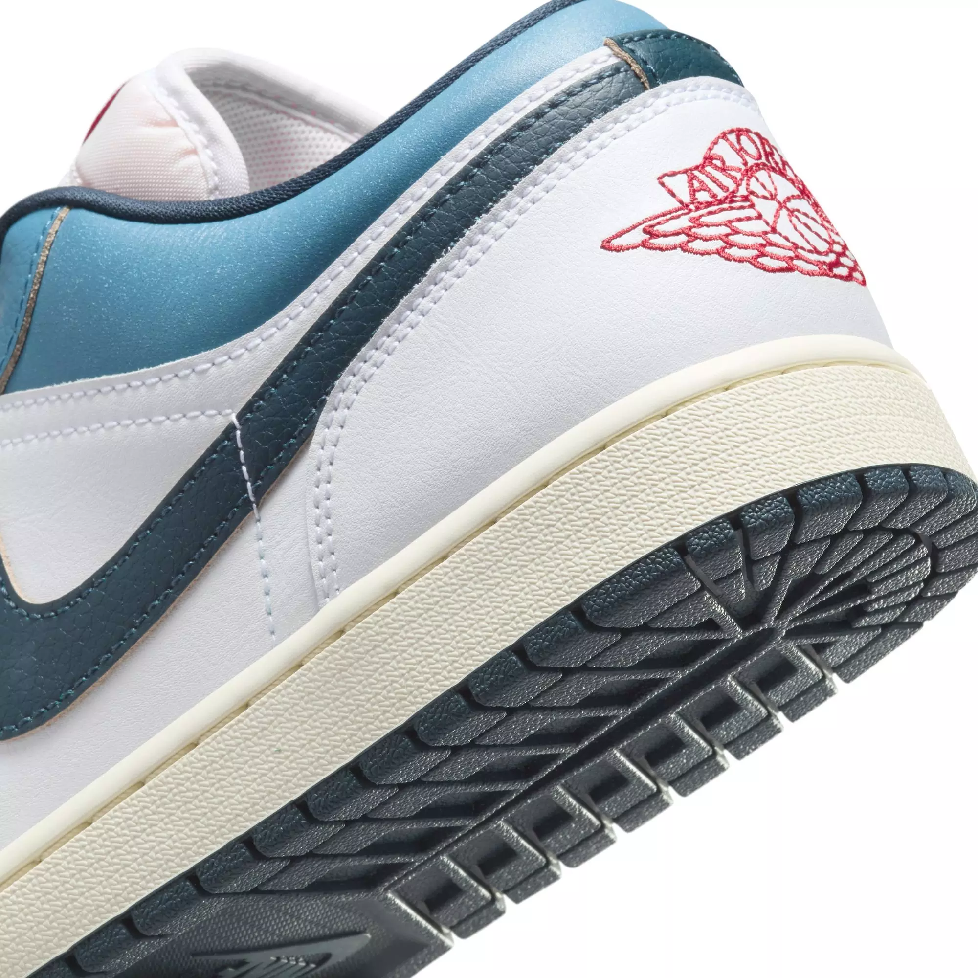 Jordan 1 Low SE "White/Armory Navy/Aegean Storm" Men's Shoe - WHITE/RED/BLUE