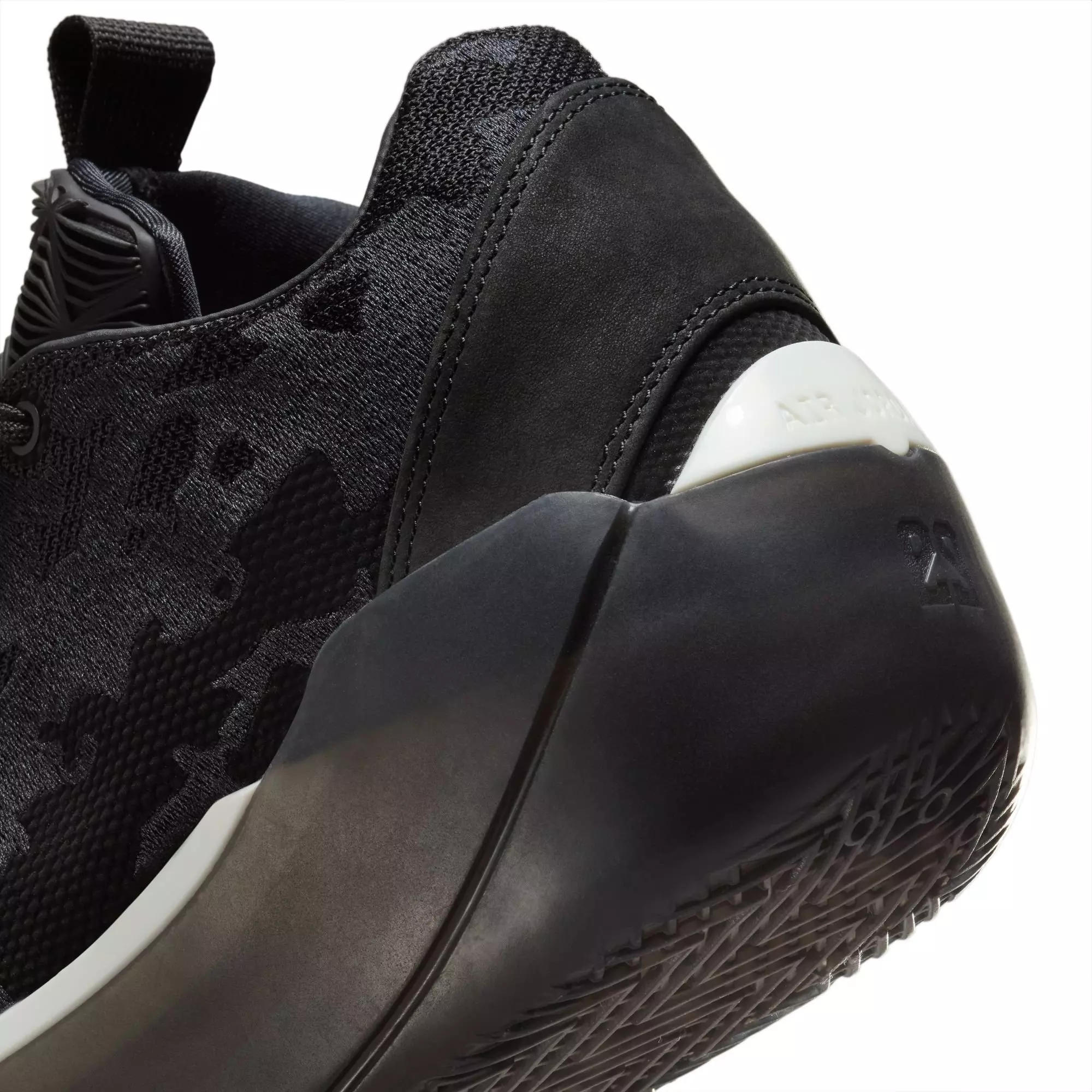 Jordan XXXIX "Lumier" Men's Basketball Shoe - BLACK/SAIL