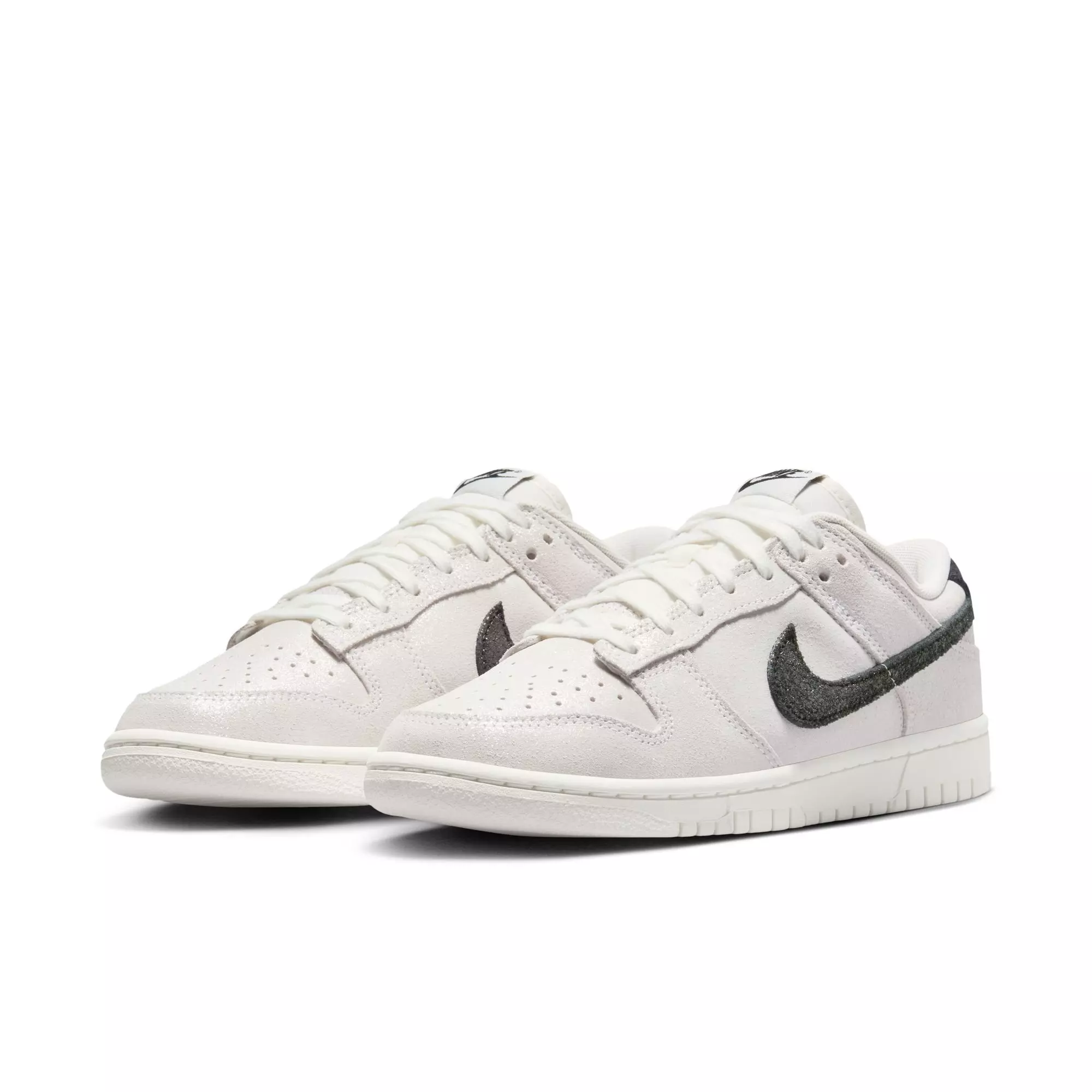 Nike Dunk Low SE "Sail/Black" Women's Shoe - SAIL/BLACK/TEAM RED