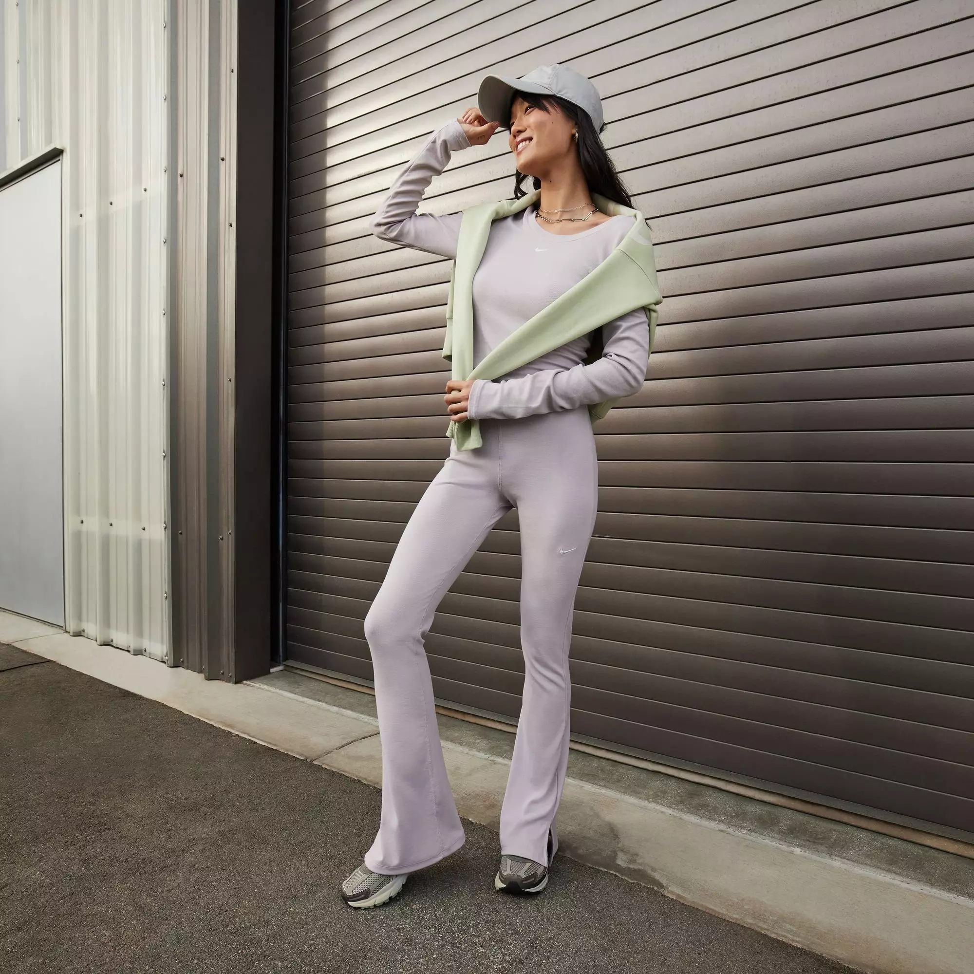 Nike Zoom Vomero 5 "Cobblestone/Light Bone" Women's Shoe - BROWN/WHITE