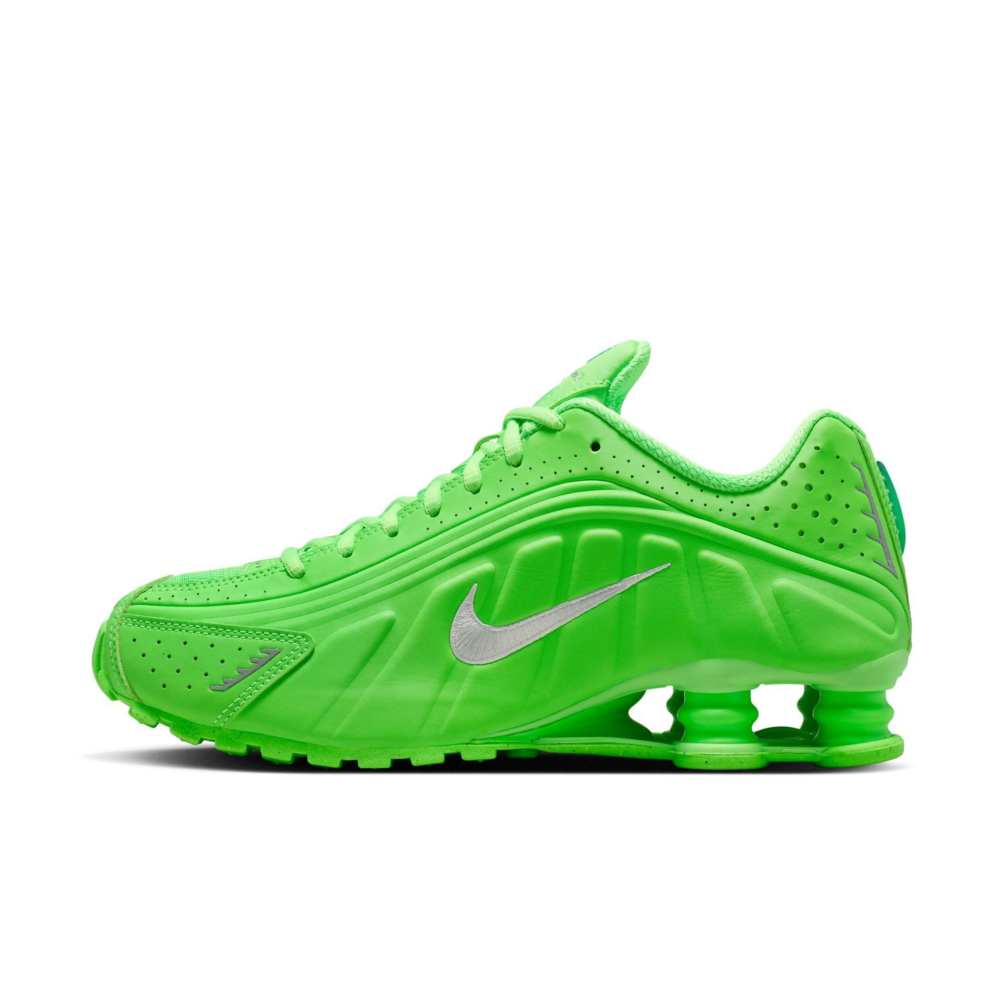 Nike Shox R4 "Green Strike/Metallic Silver" Women's Shoe - GREEN/SILVER Thumbnail View 4