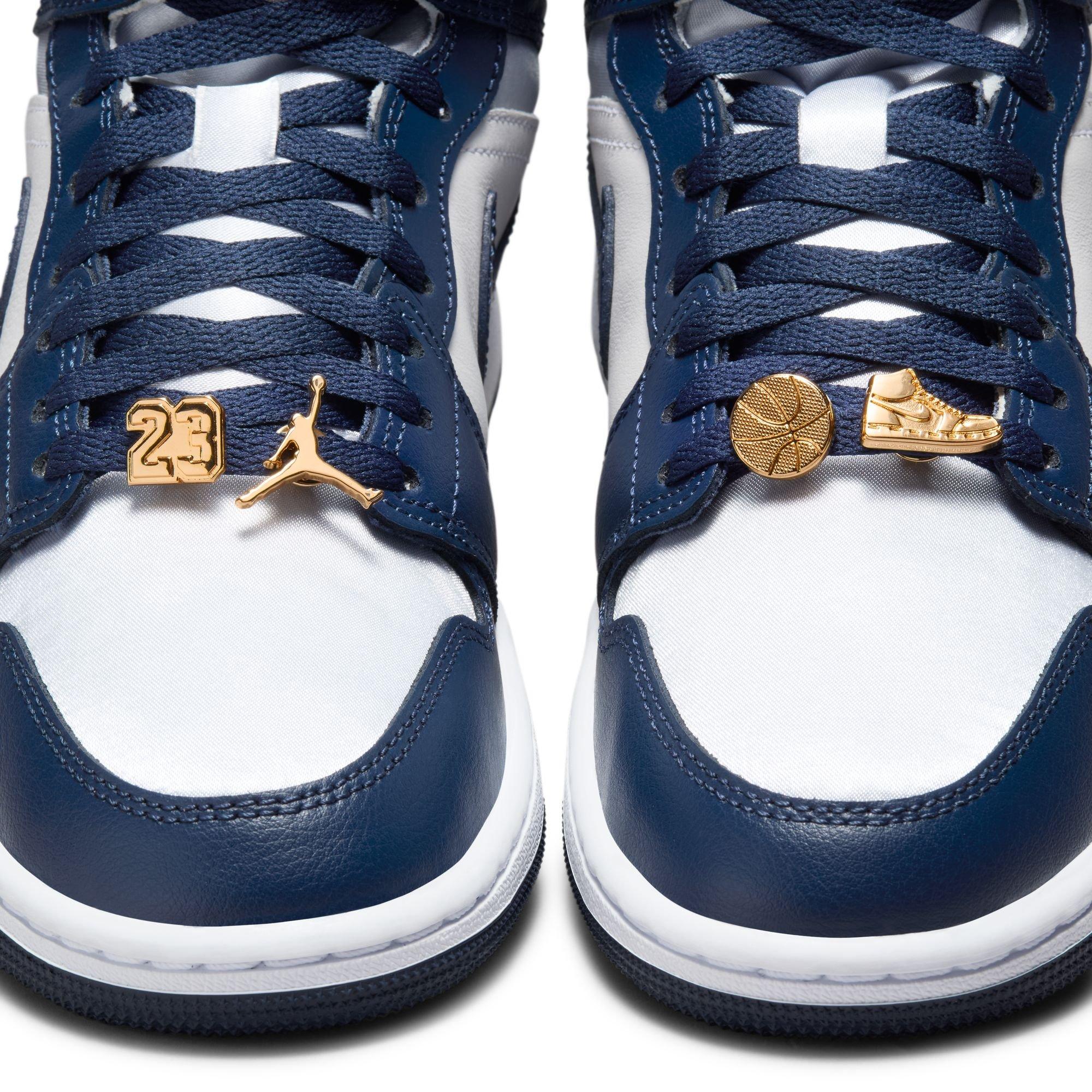 Jordan 1 Mid SE "Football Grey/Midnight Navy/White" Women's Shoe - GREY/NAVY Thumbnail View 12