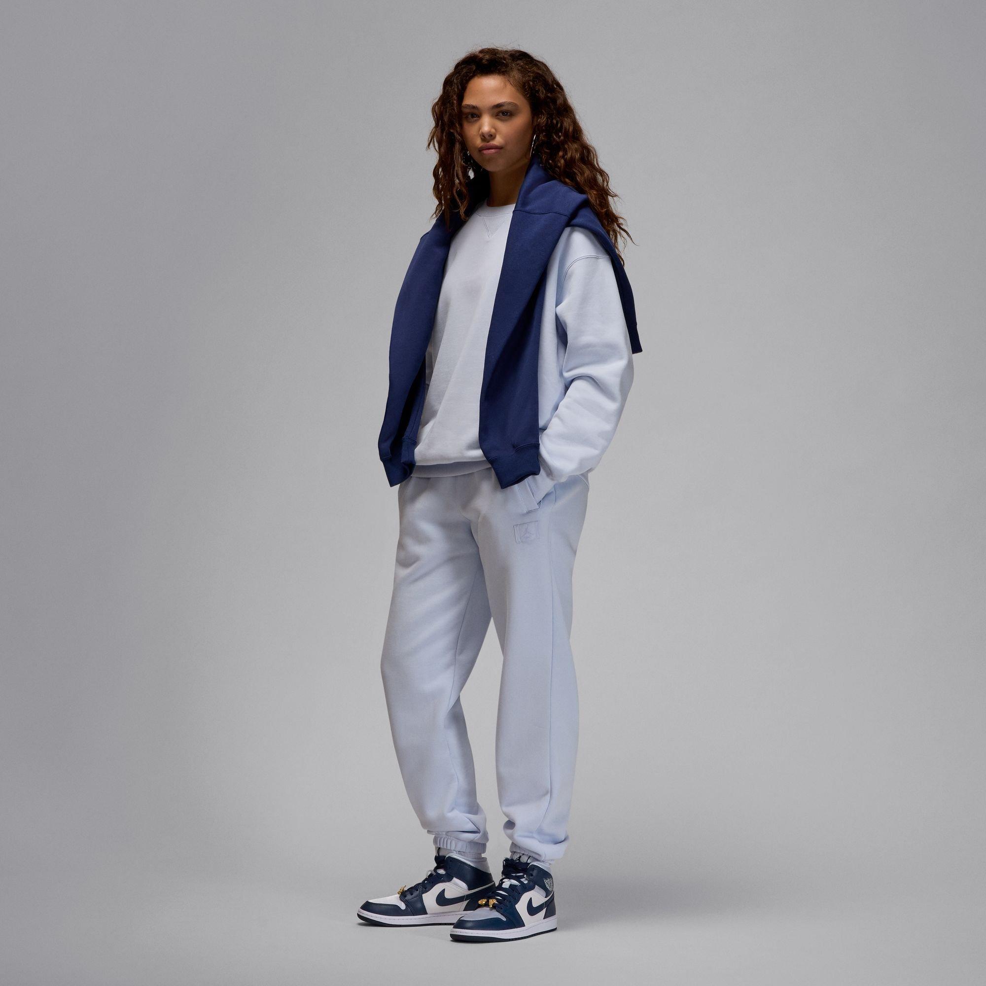 Jordan 1 Mid SE "Football Grey/Midnight Navy/White" Women's Shoe - GREY/NAVY Thumbnail View 13