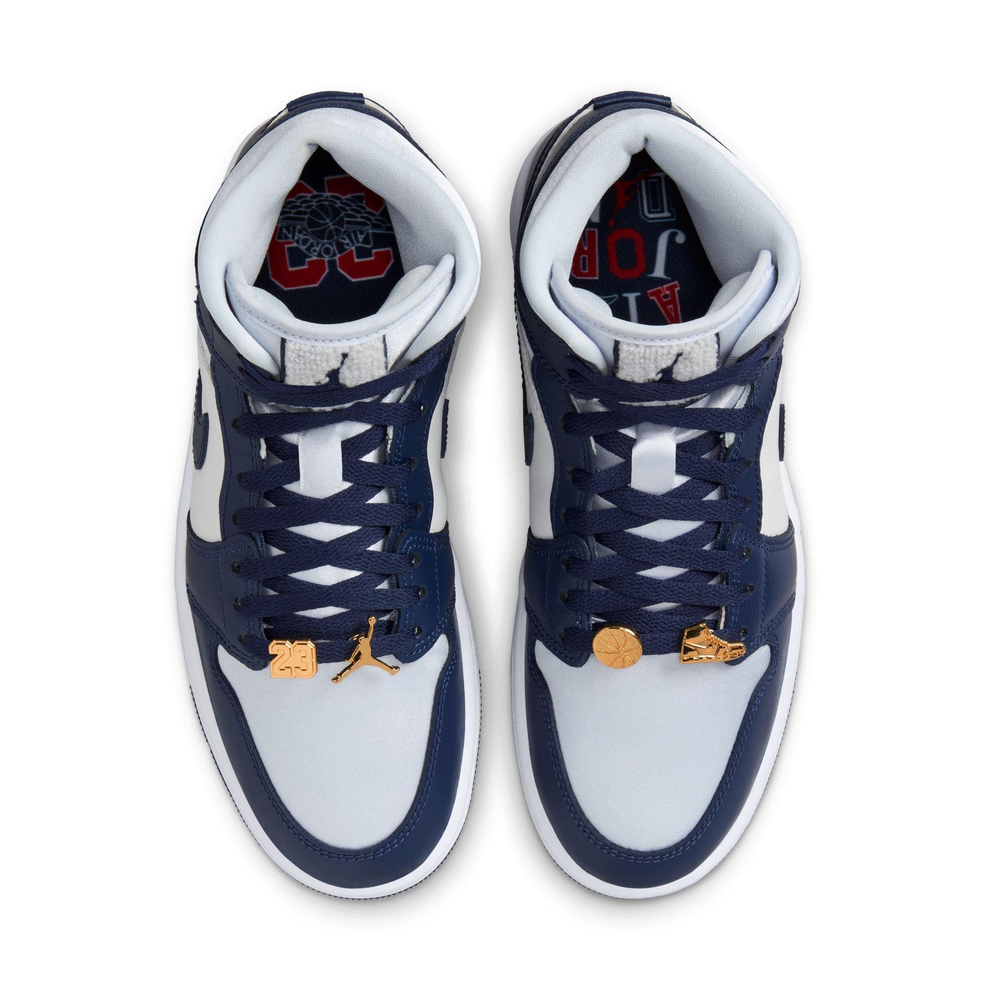 Jordan 1 Mid SE "Football Grey/Midnight Navy/White" Women's Shoe - GREY/NAVY Thumbnail View 6
