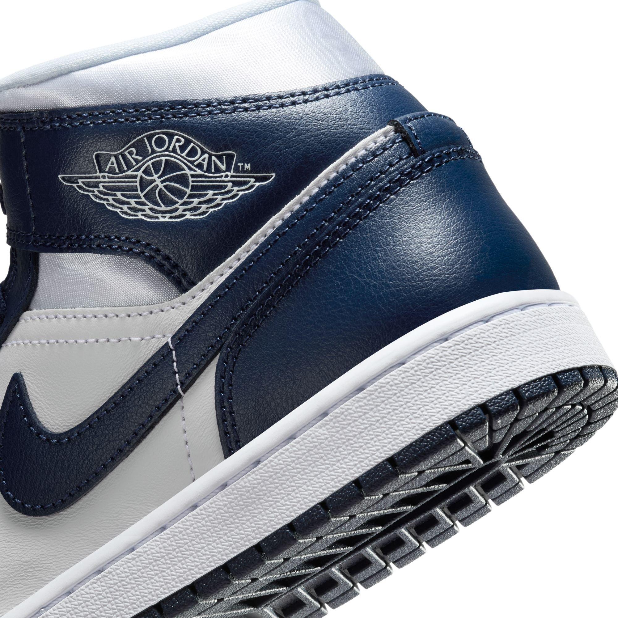 Jordan 1 Mid SE "Football Grey/Midnight Navy/White" Women's Shoe - GREY/NAVY Thumbnail View 11