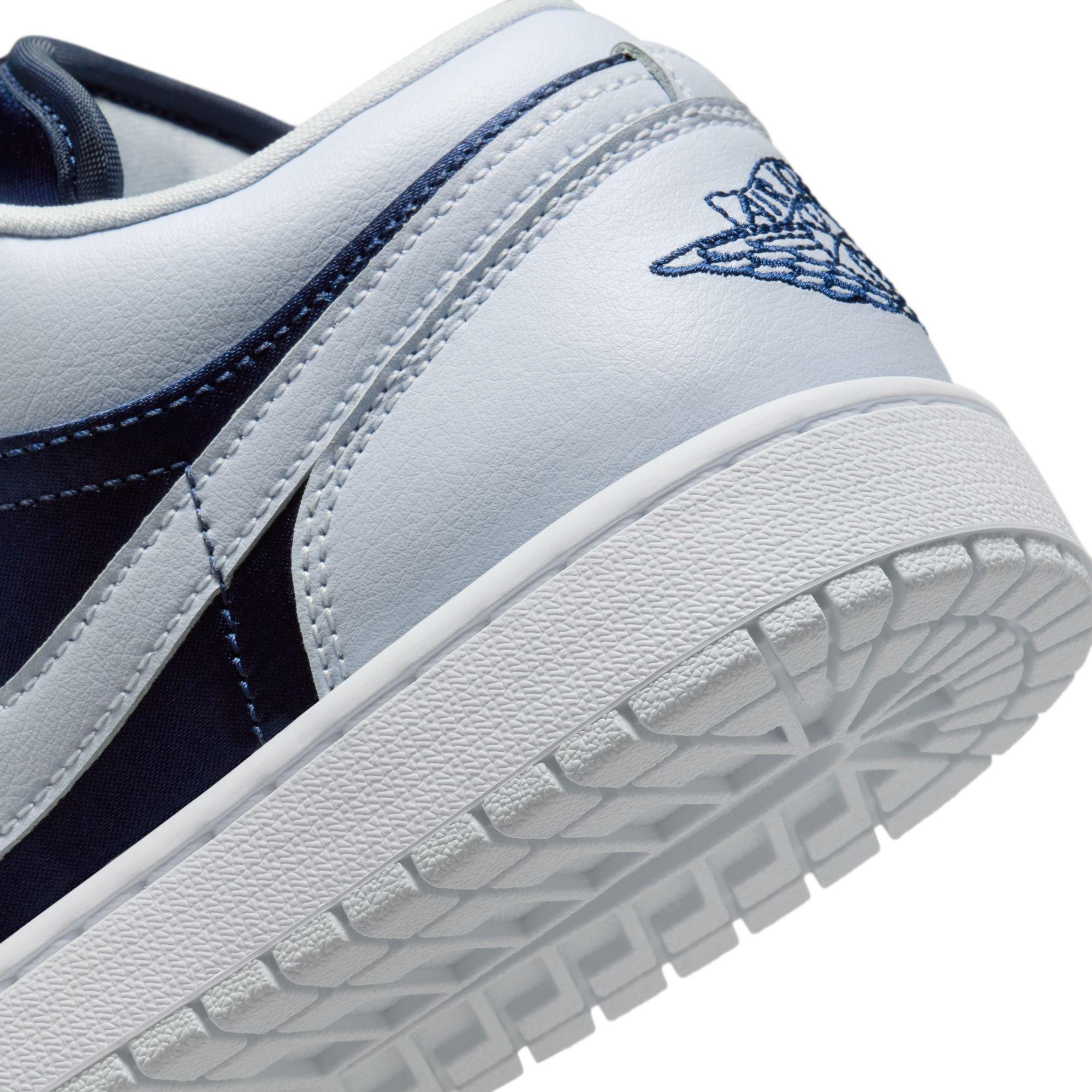 Jordan 1 Low SE "Football Grey/Midnight Navy/White" Women's Shoe - GREY/NAVY Thumbnail View 12