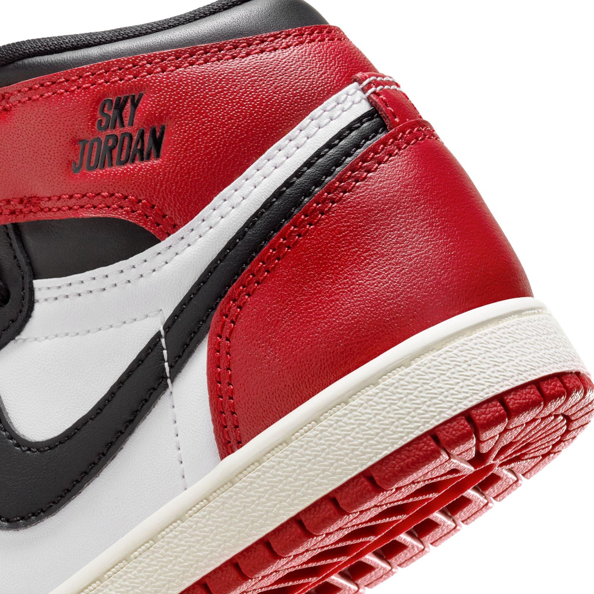 Jordan 1 Retro High OG "Black Toe" Preschool Kids' Shoe