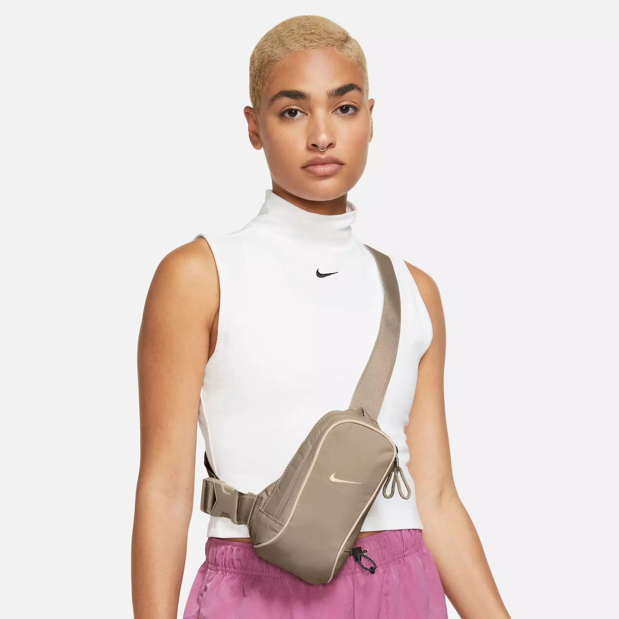 Nike Sportswear Essentials Crossbody Bag - Brown - KHAKI