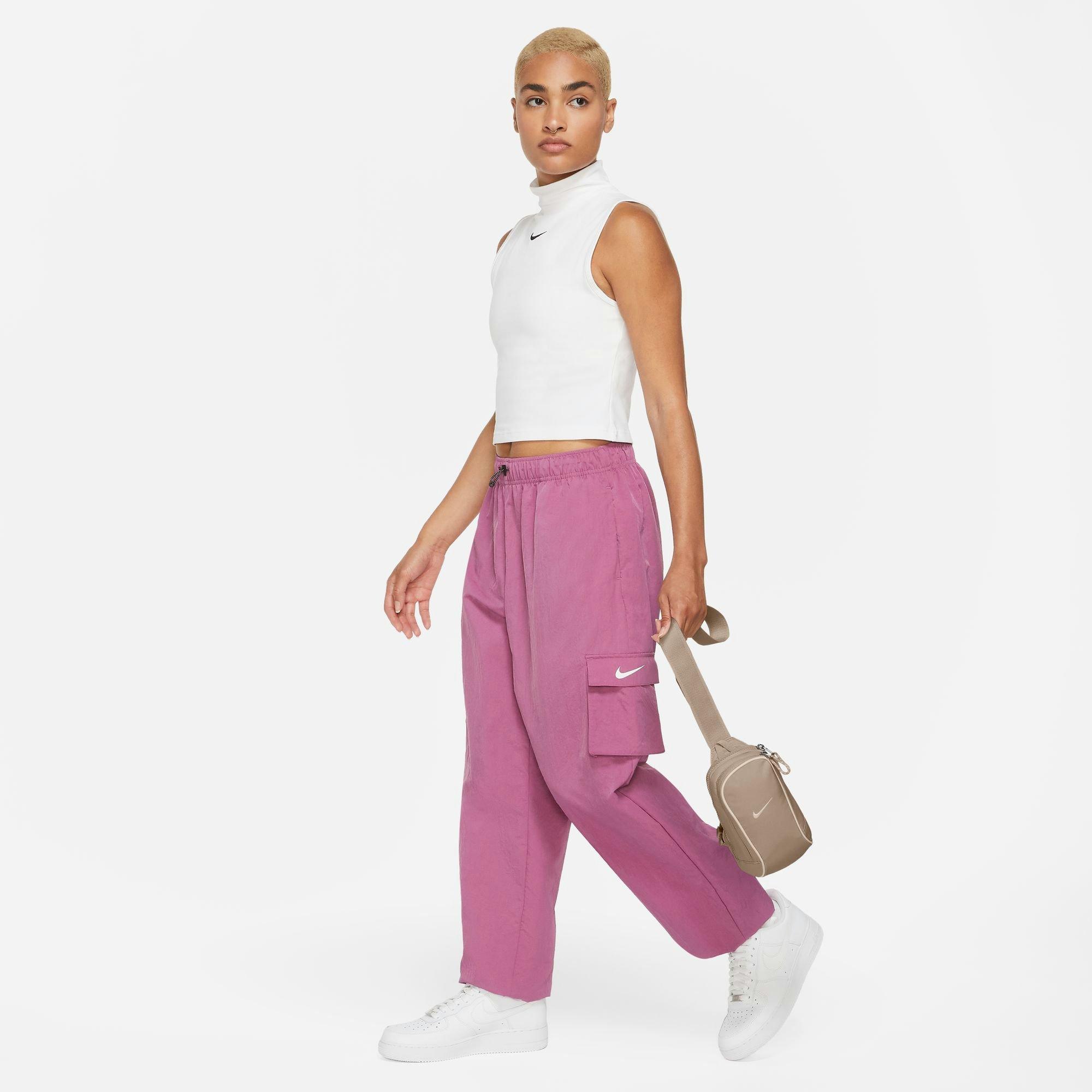 Nike Sportswear Essentials Crossbody Bag
