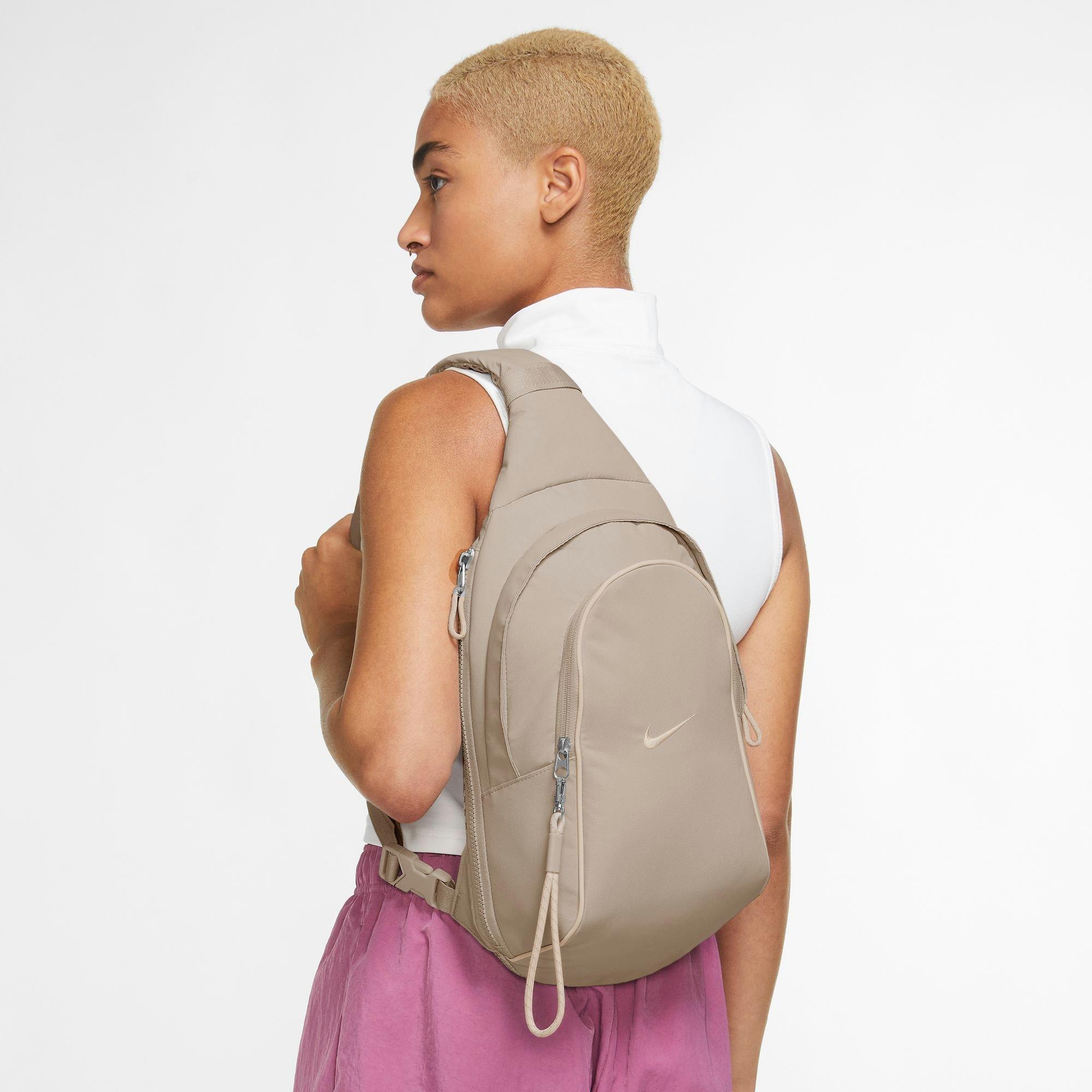 Nike Sportswear Essentials Sling Bag