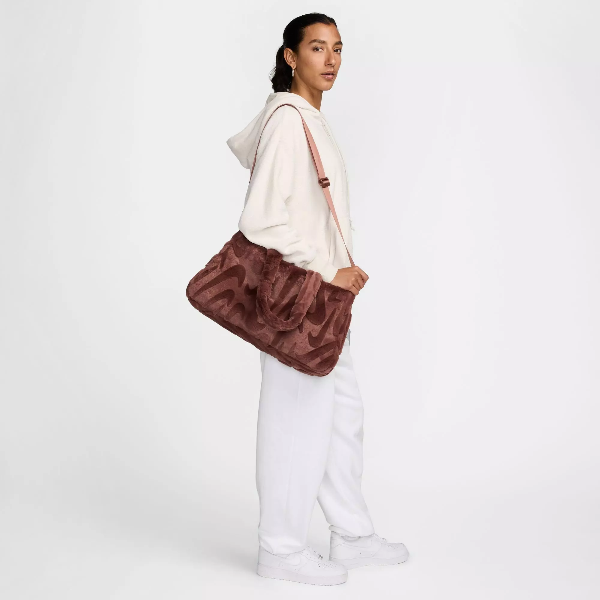 Nike Sportswear Faux Fur Tote Bag - Maroon - MAROON