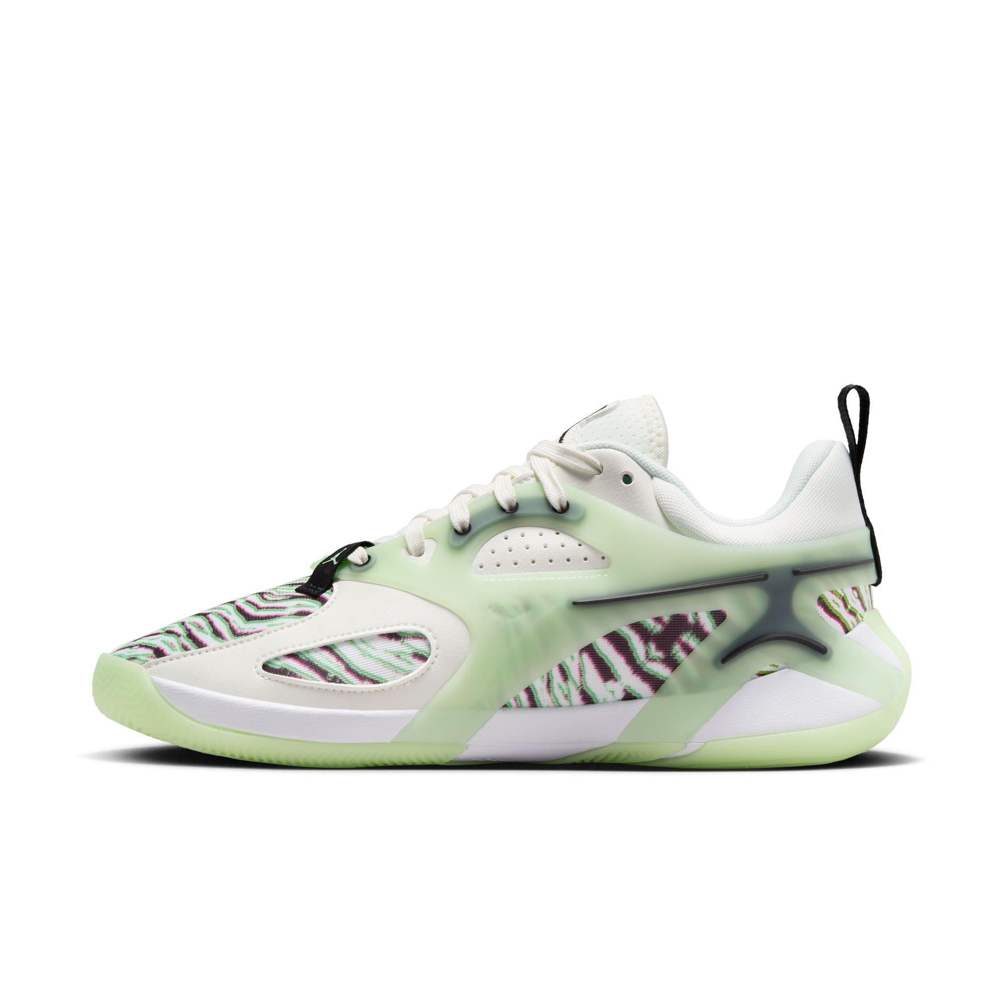 Jordan Heir "Vapor Green" Women's Basketball Shoe - SAIL/BLACK/VAPOR GREEN Thumbnail View 7