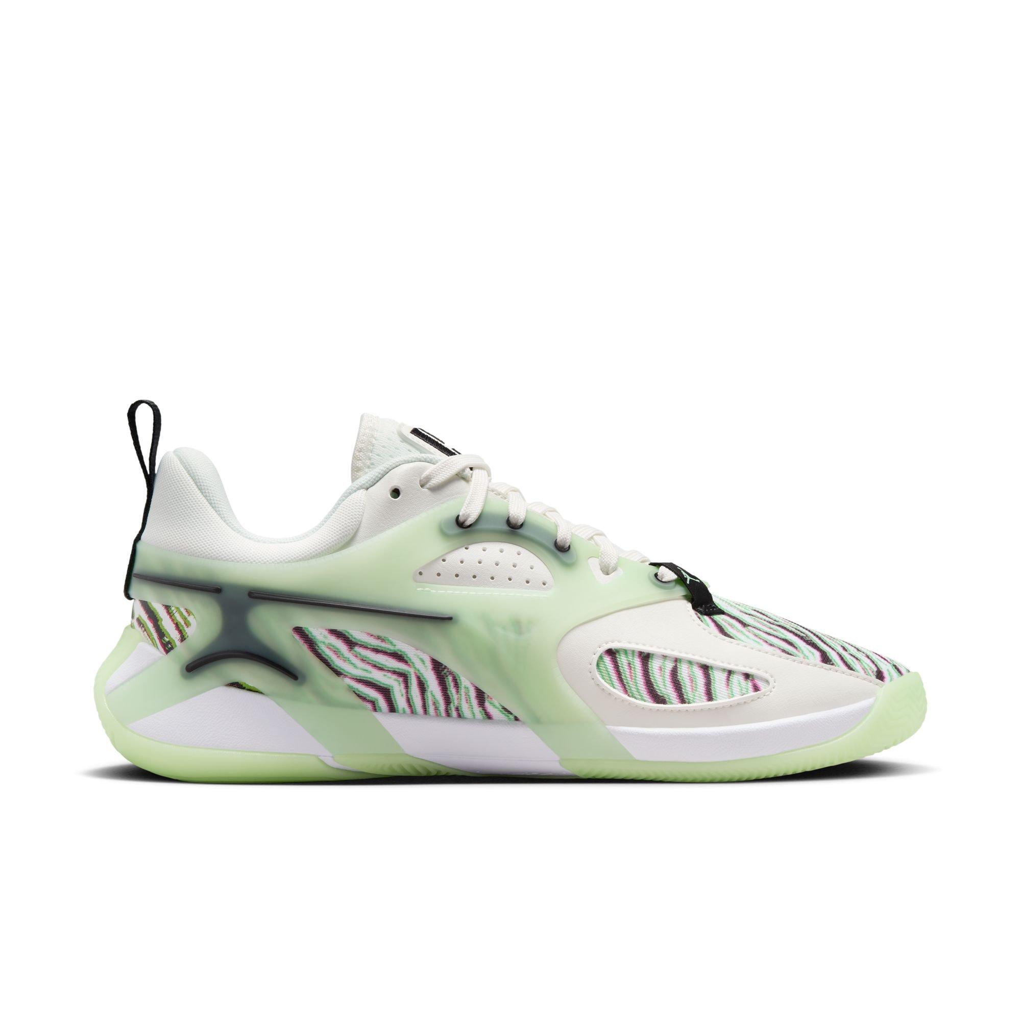 Jordan Heir "Vapor Green" Women's Basketball Shoe - SAIL/BLACK/VAPOR GREEN Thumbnail View 2