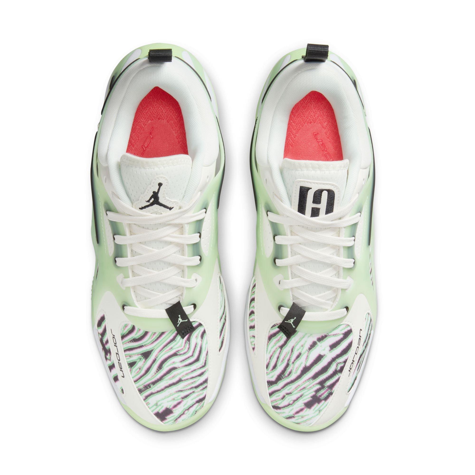Jordan Heir "Vapor Green" Women's Basketball Shoe - SAIL/BLACK/VAPOR GREEN Thumbnail View 9