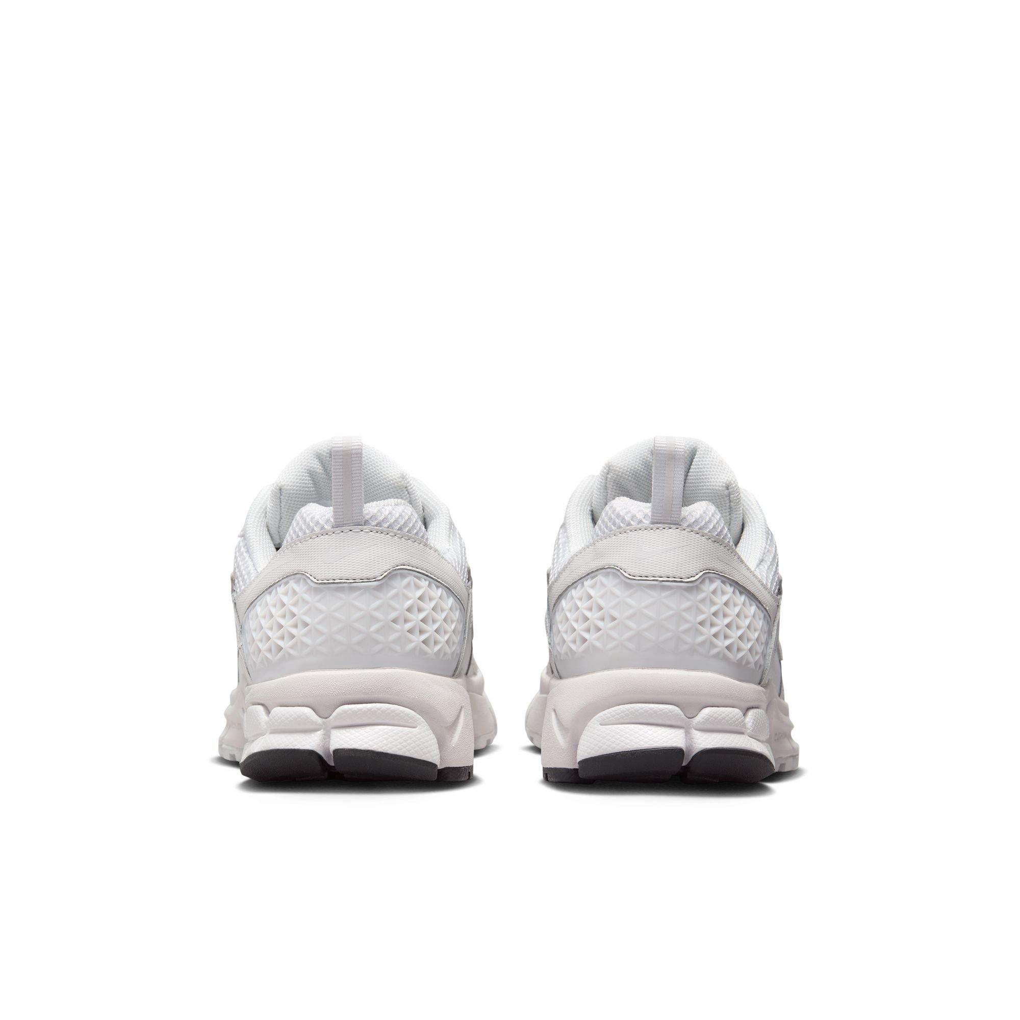 Nike Vomero 5 "White/Vast Grey/Black/Sail" Preschool Boys' Shoe​