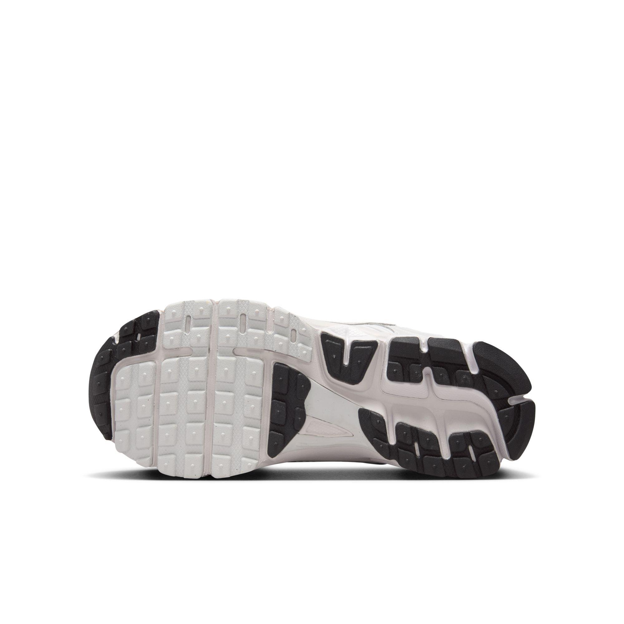 Nike Vomero 5 "White/Vast Grey/Black/Sail" Preschool Boys' Shoe​