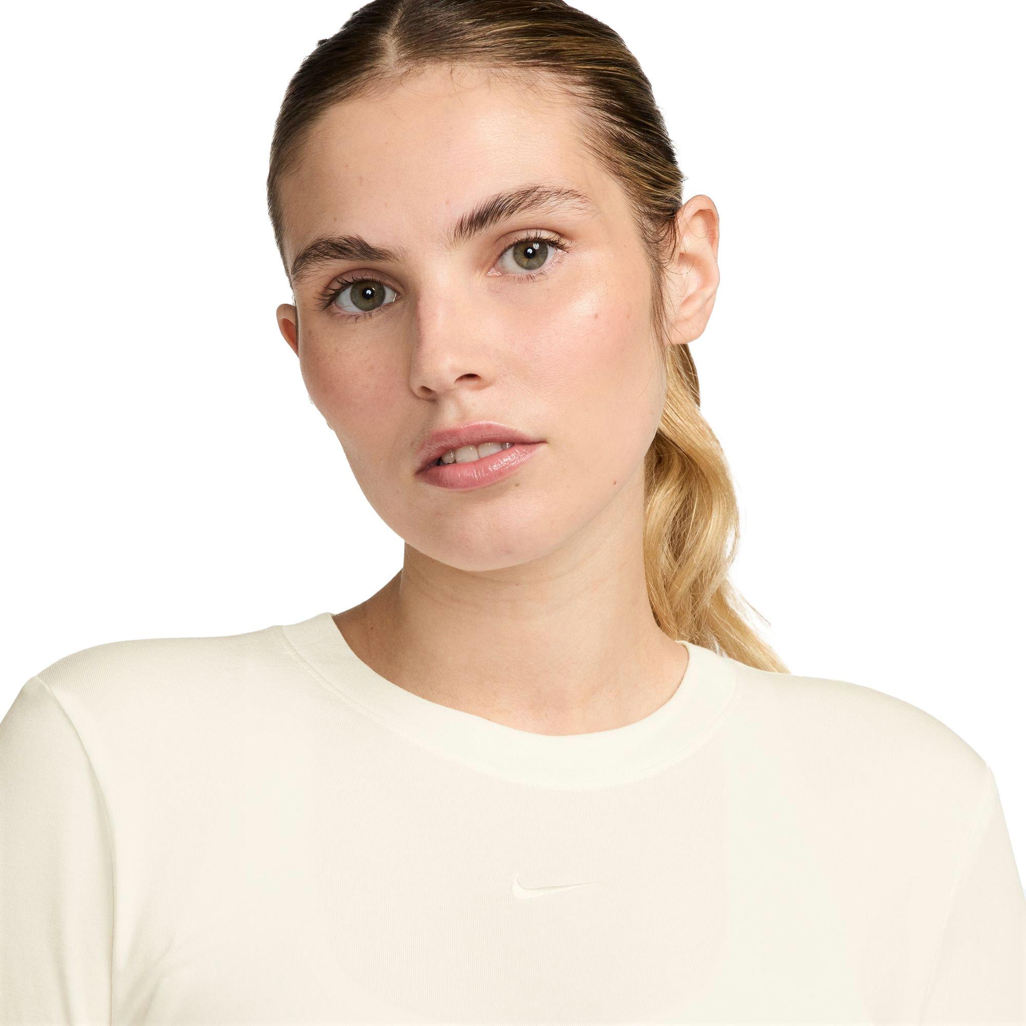 Nike Sportswear Chill Knit Slim Long-Sleeve Crop Women's Shirt