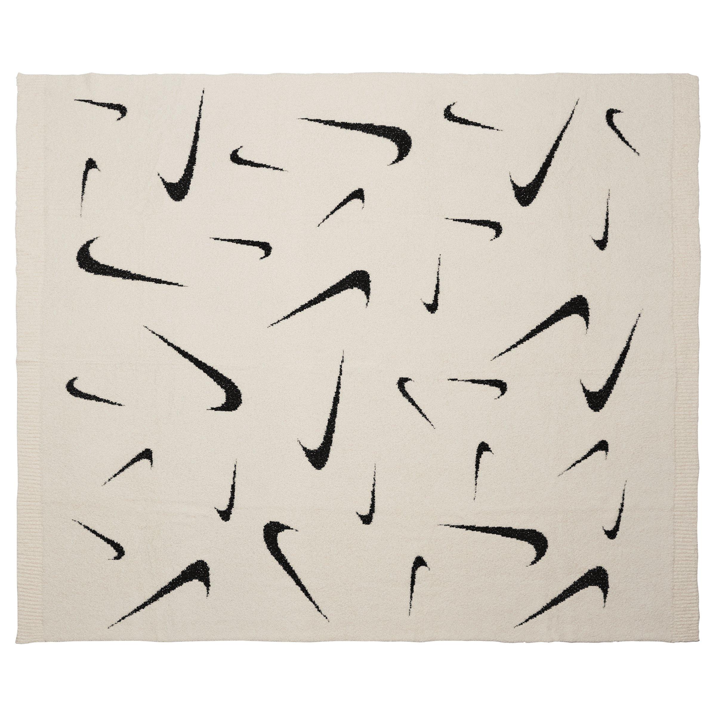 Nike Sportswear Phoenix Cozy Knit Blanket - TAN Thumbnail View 5