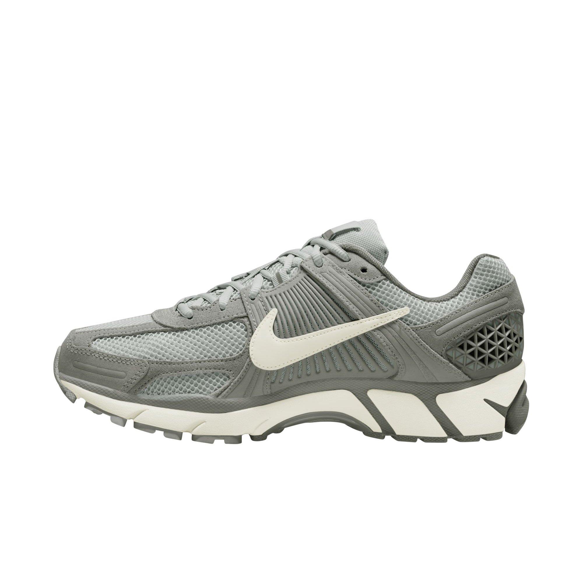 Nike Zoom Vomero 5 Men's "Dark Stucco/Phantom/Lt Smoke Grey" Shoe