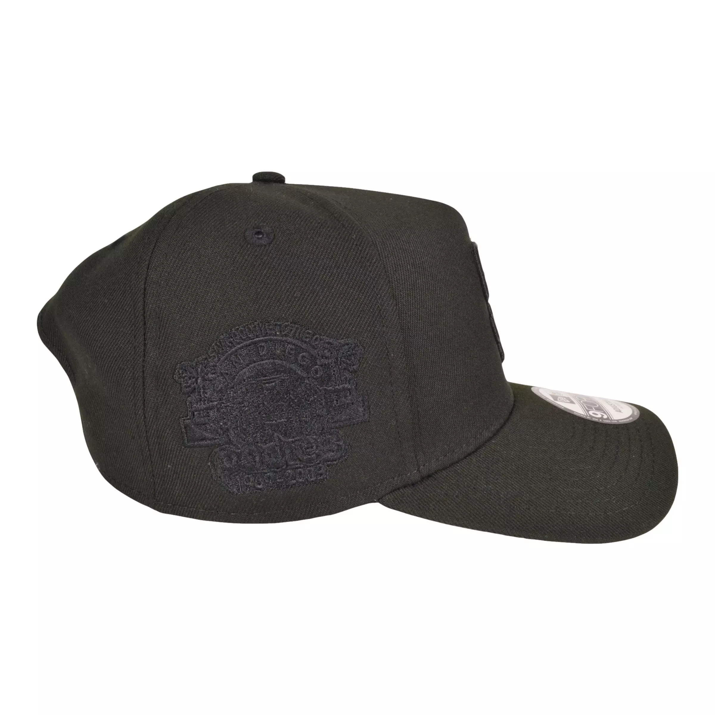 New Era San Diego Padres 9FORTY Adjustable Hat-Triple Black - BLACK