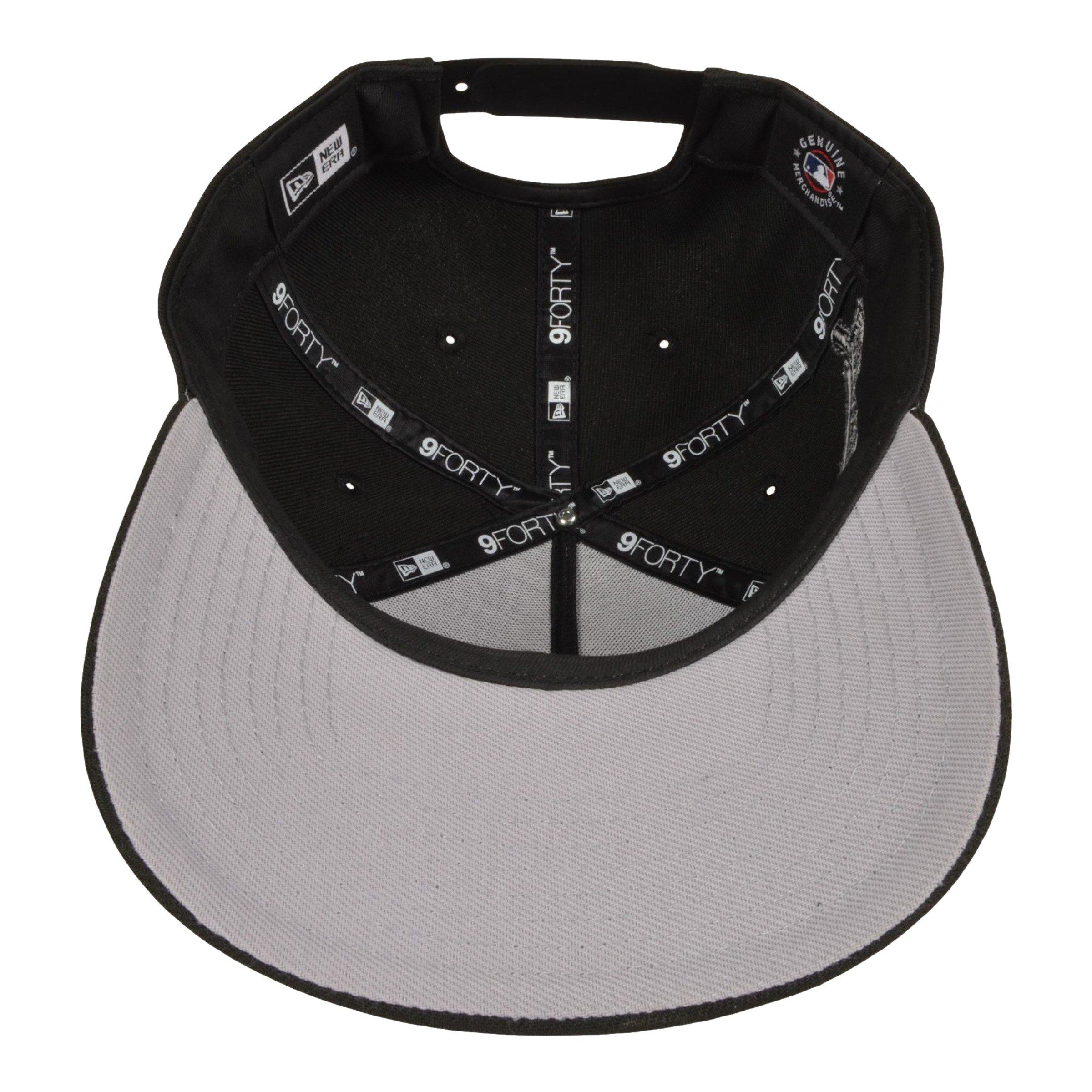New Era Cincinnati Reds 9FORTY Snapback Hat-Triple Black