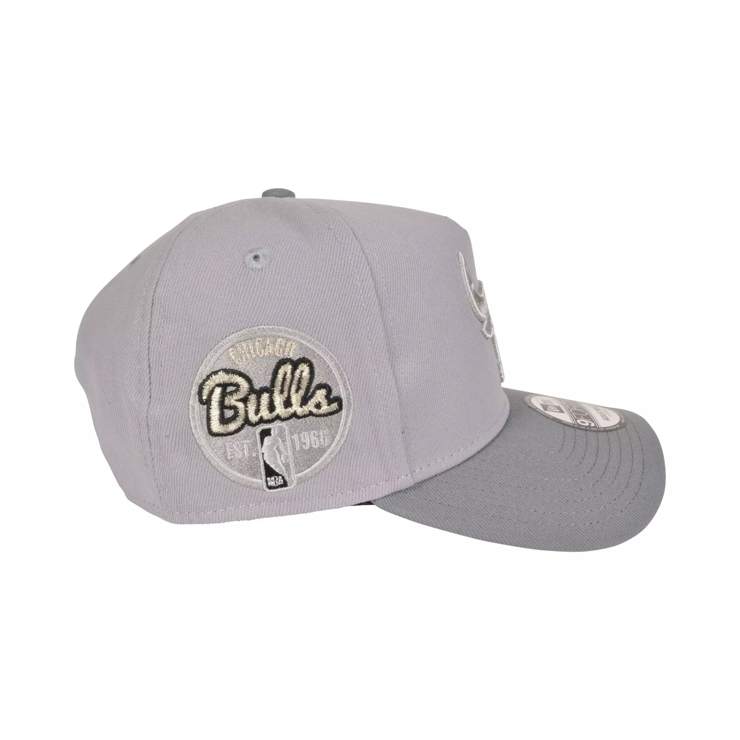 New Era Chicago Bulls Retro 4 9FORTY Adjustable Hat - Wet Cement - GREY