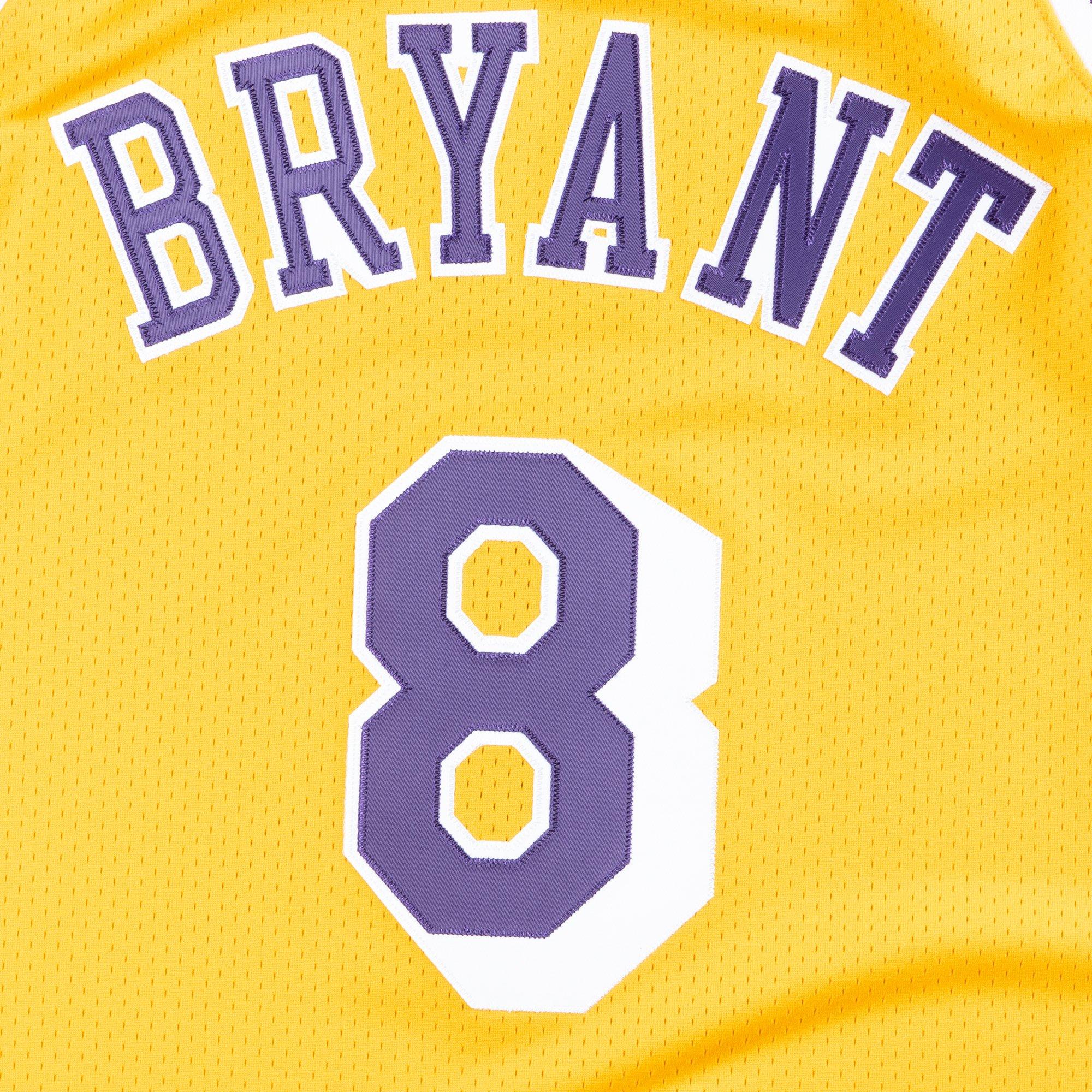 Mitchell & Ness Men's Los Angeles Lakers Kobe Bryant '96-'97 Hardwood  Classics Authentic Purple Jersey - Hibbett