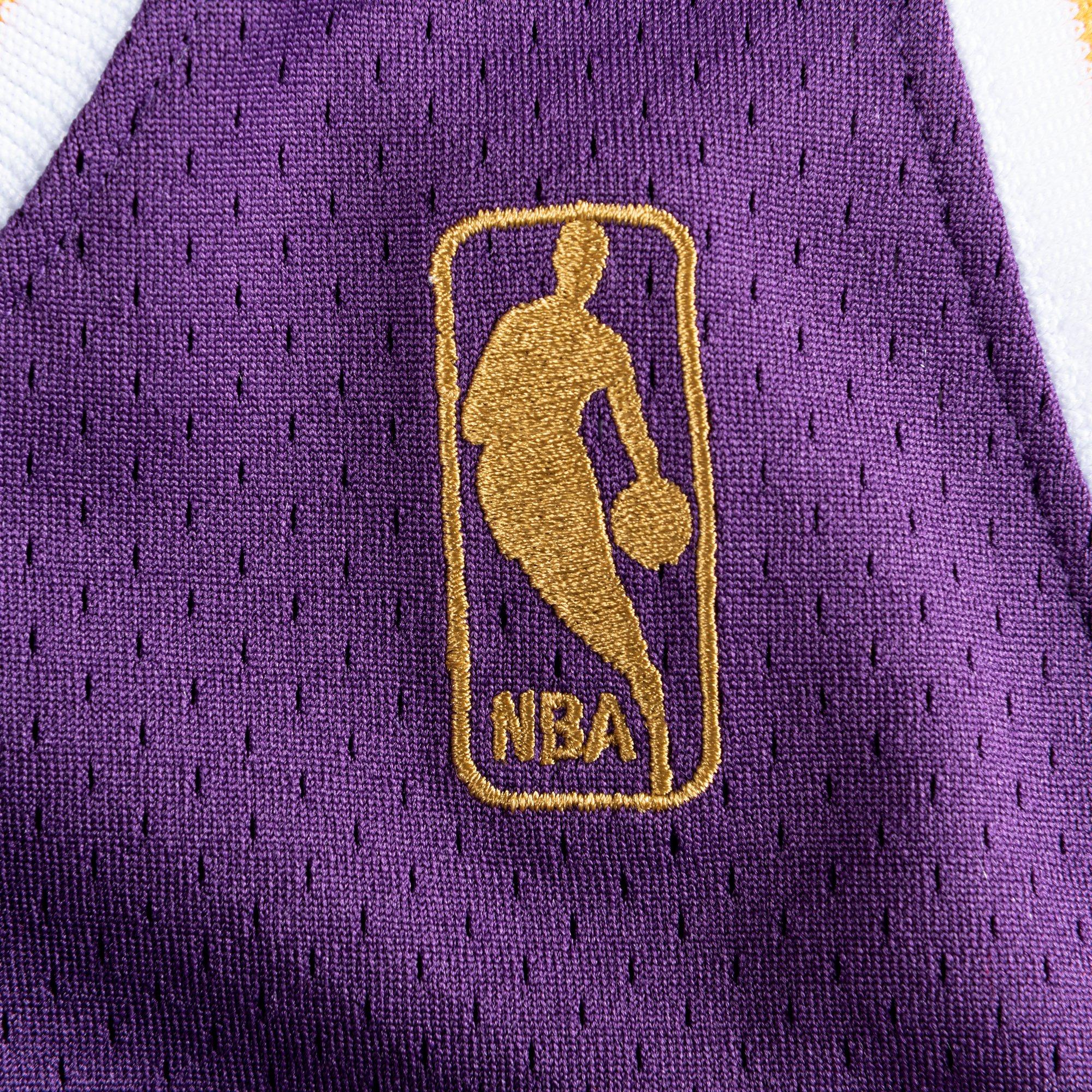 Mitchell & Ness Men's Los Angeles Lakers Kobe Bryant '96-'97 Hardwood  Classics Authentic Purple Jersey - Hibbett