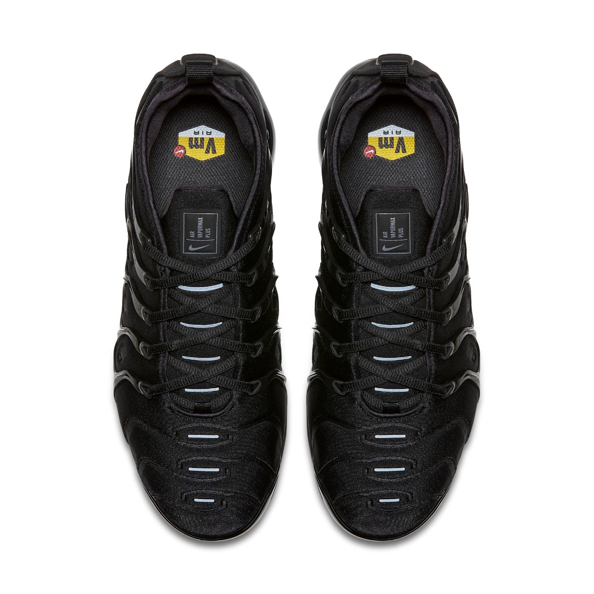 mens black vapormax plus