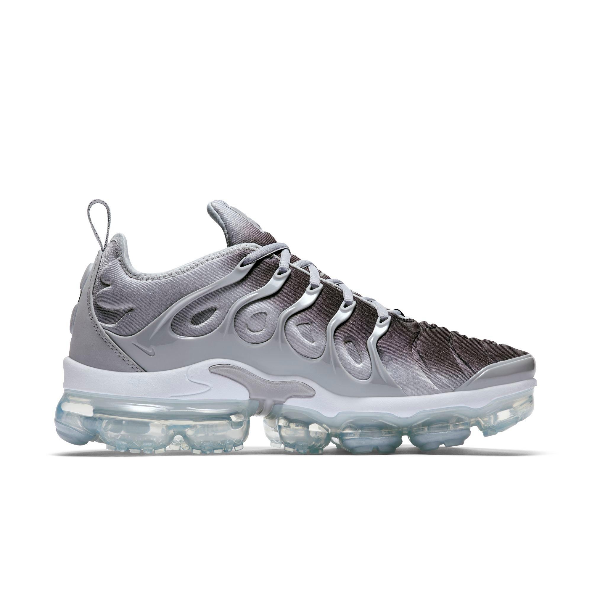 nike air vapormax plus grey and black