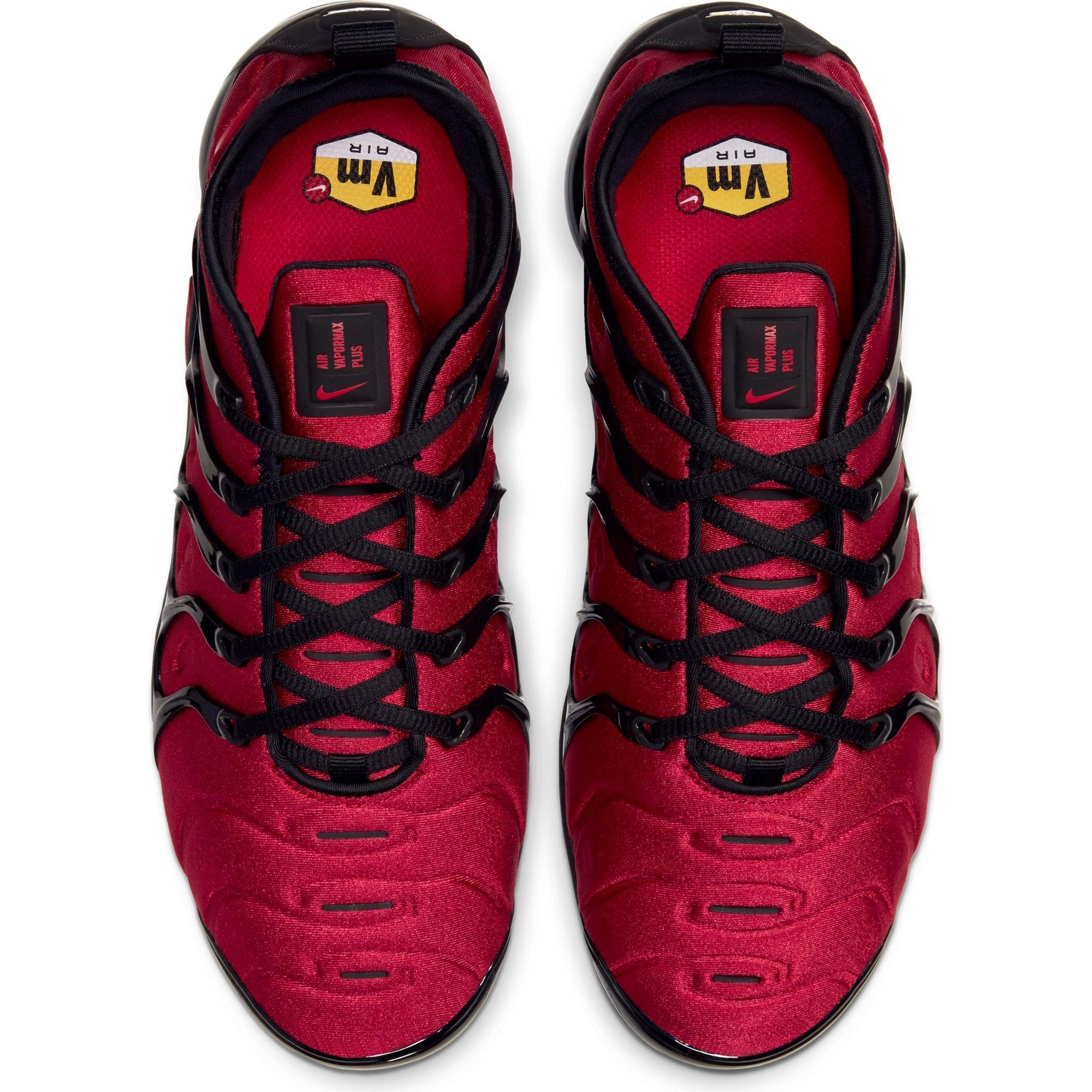 nike air vapormax plus university red black