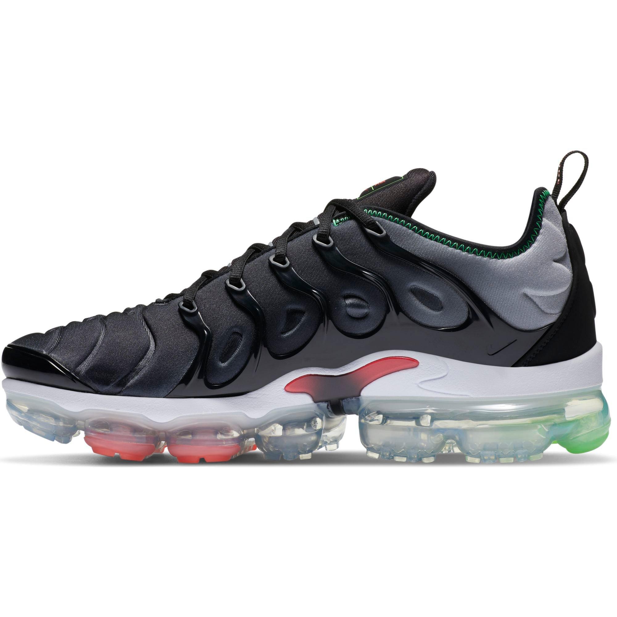 air vapormax plus black and green