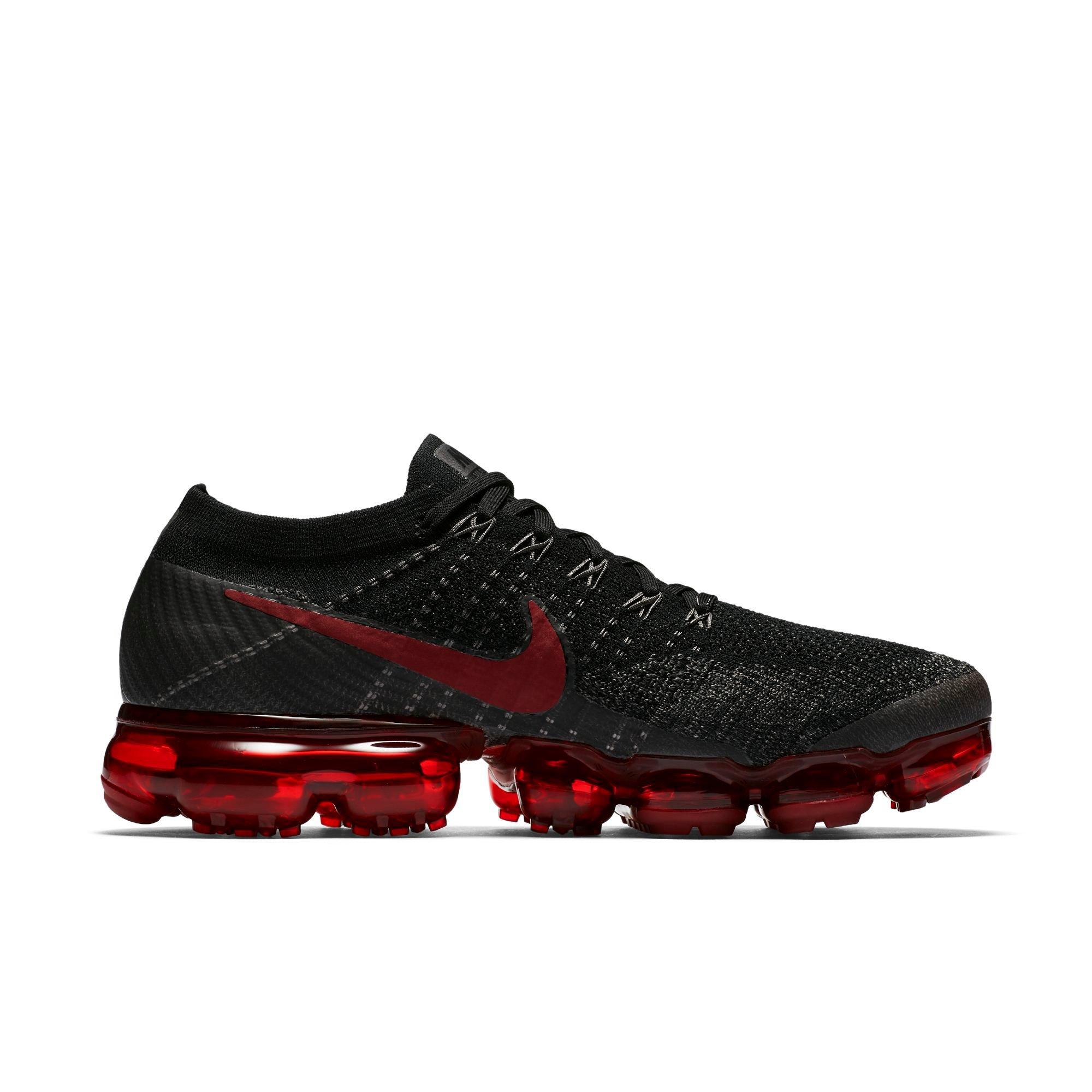 black and red nike vapormax