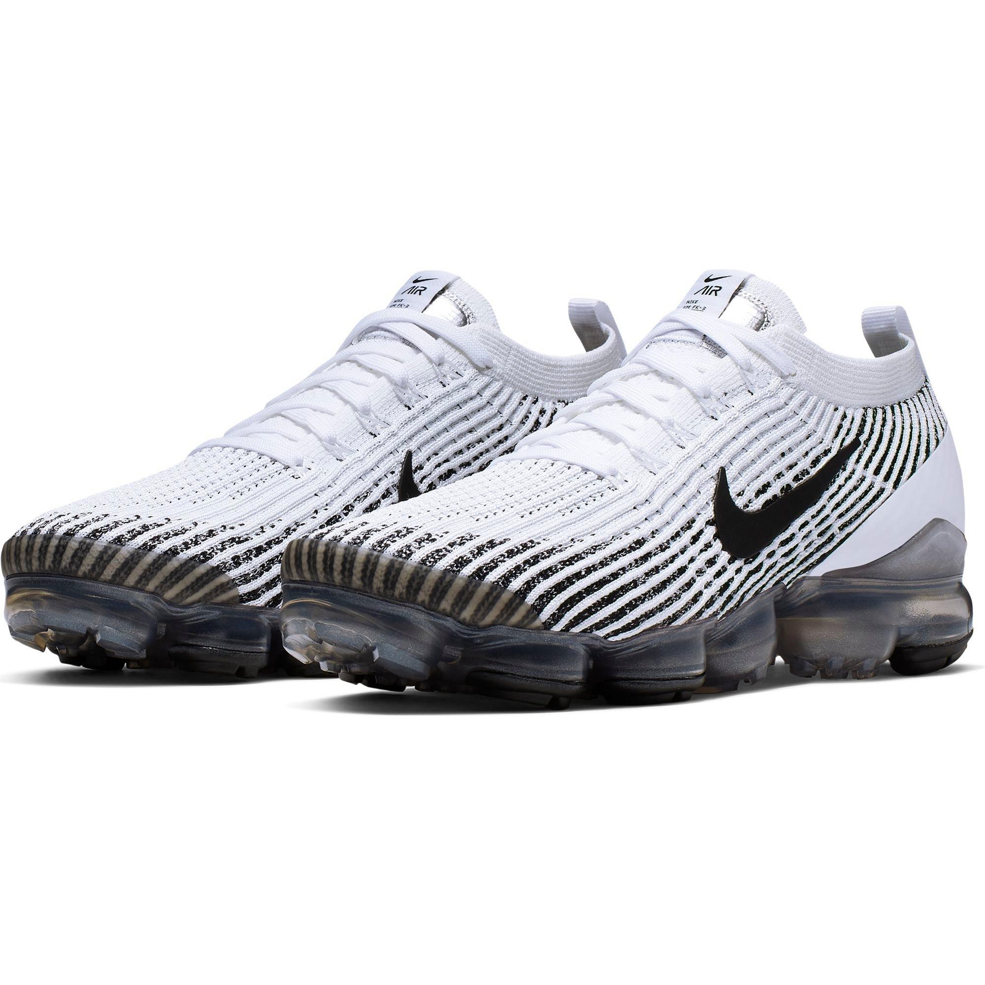 nike vapormax flyknit white and black