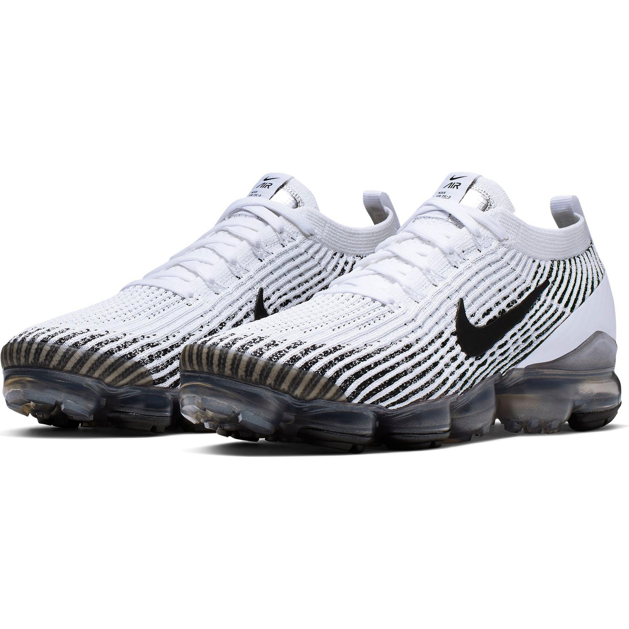 nike vapormax flyknit 3 black and white
