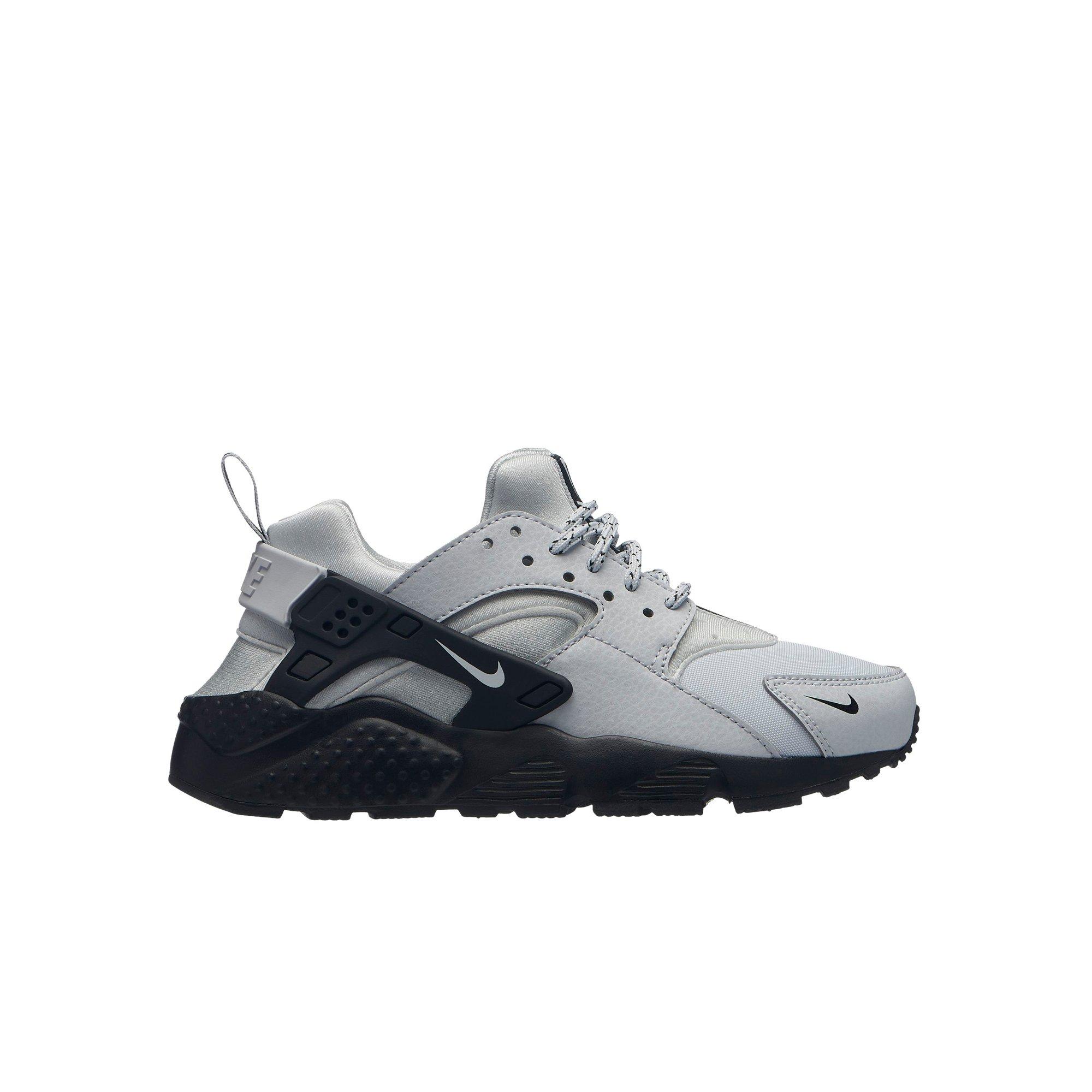 black nike huarache grade school