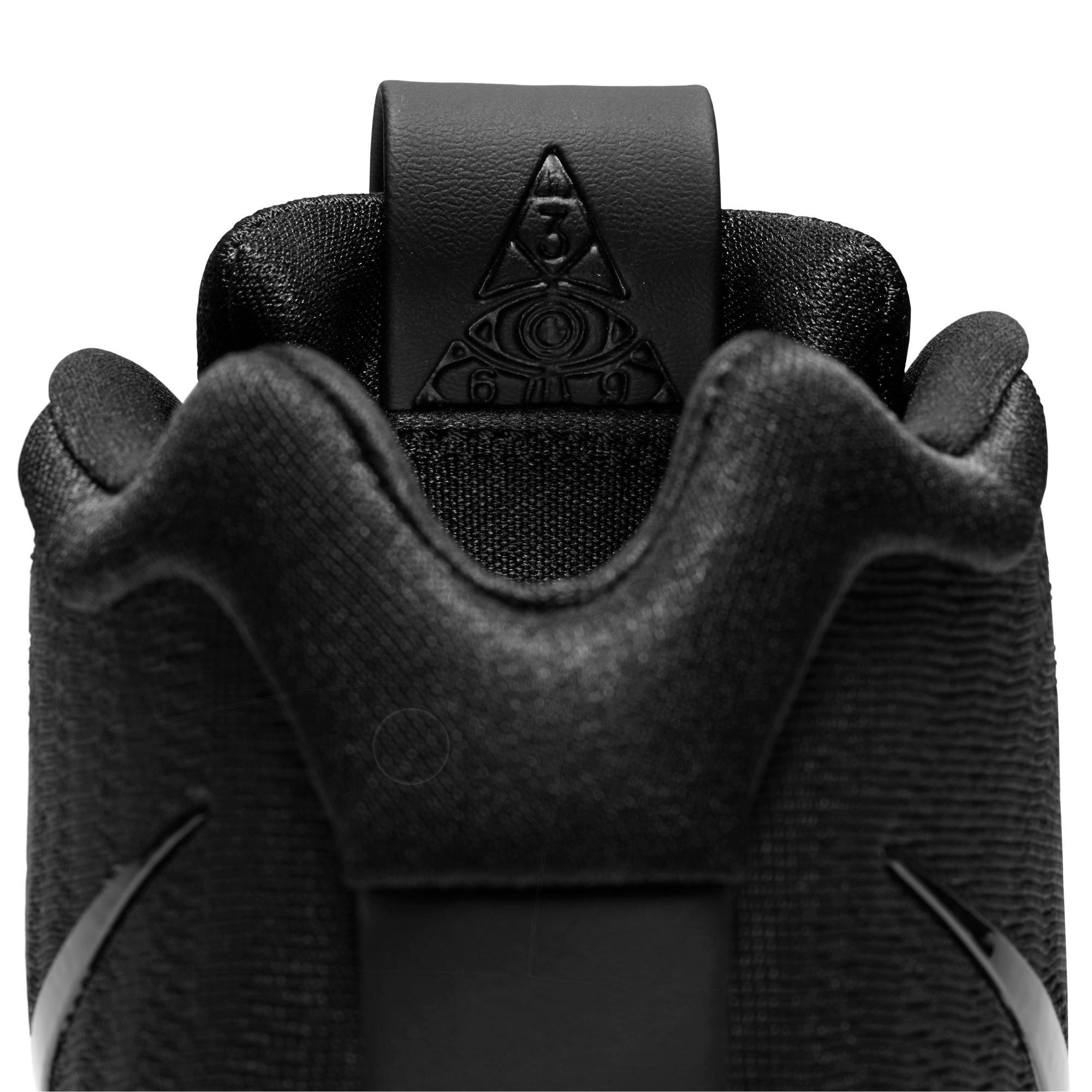 all black kyrie shoes