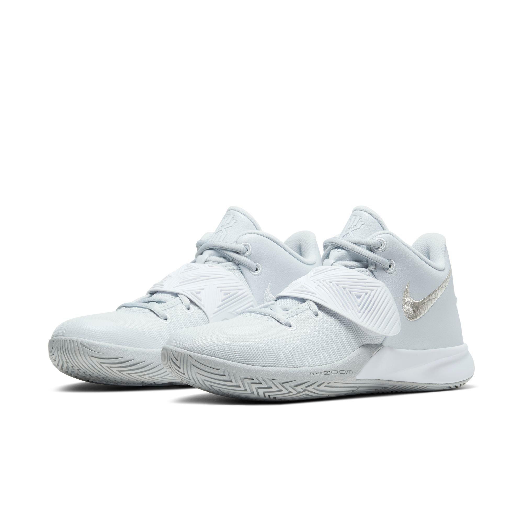 womens kyrie flytrap