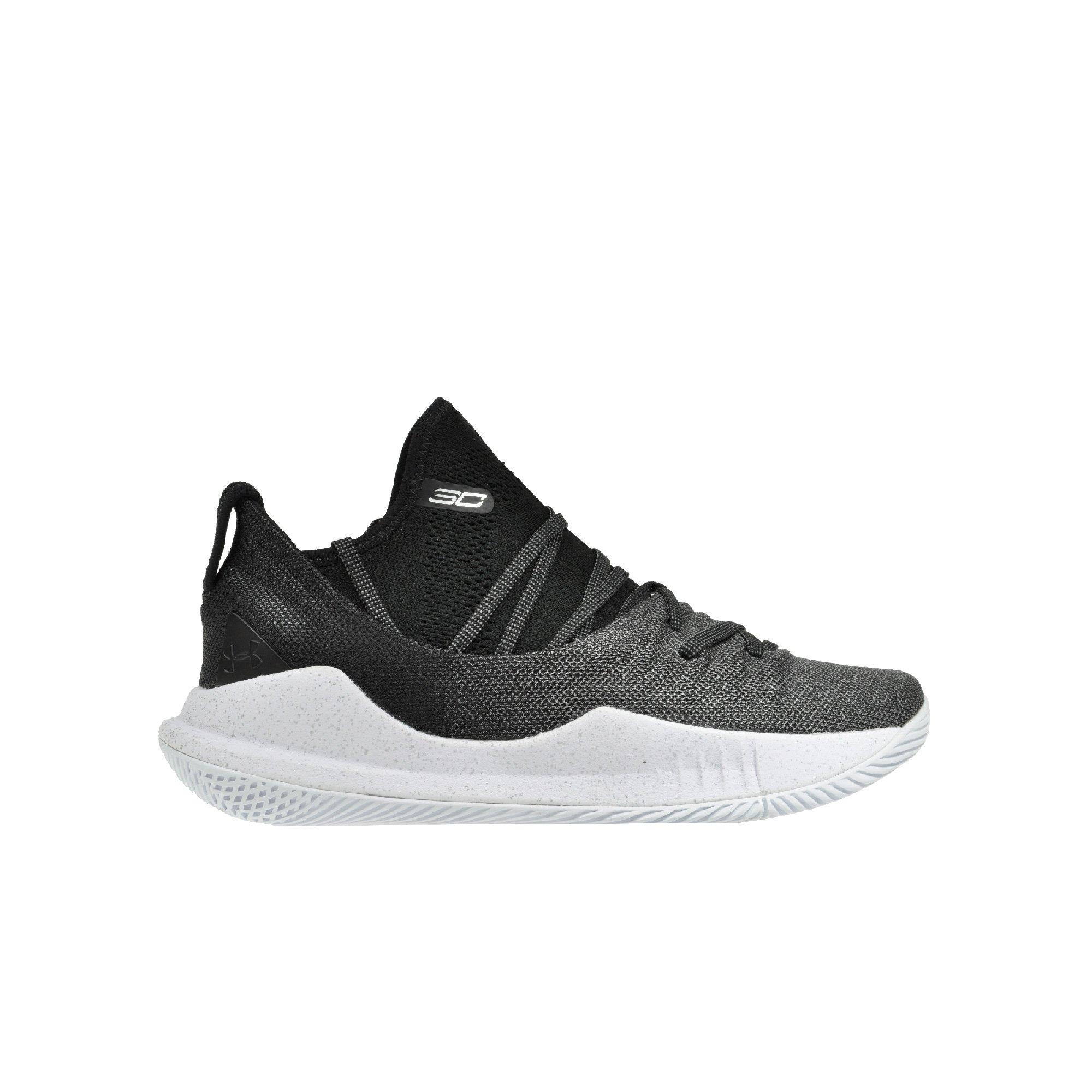 curry 5 black and white