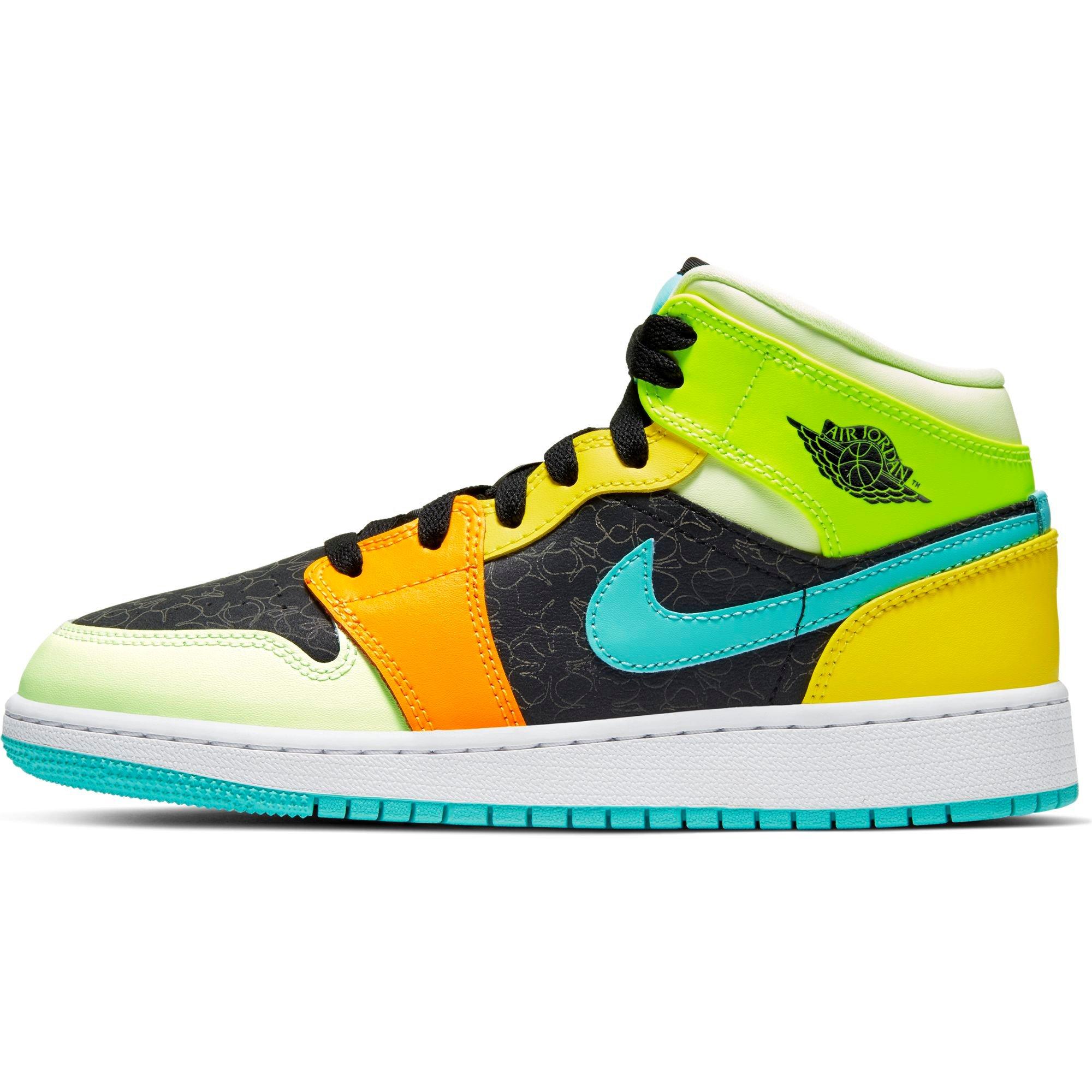 jordan 1 black and yellow grade school