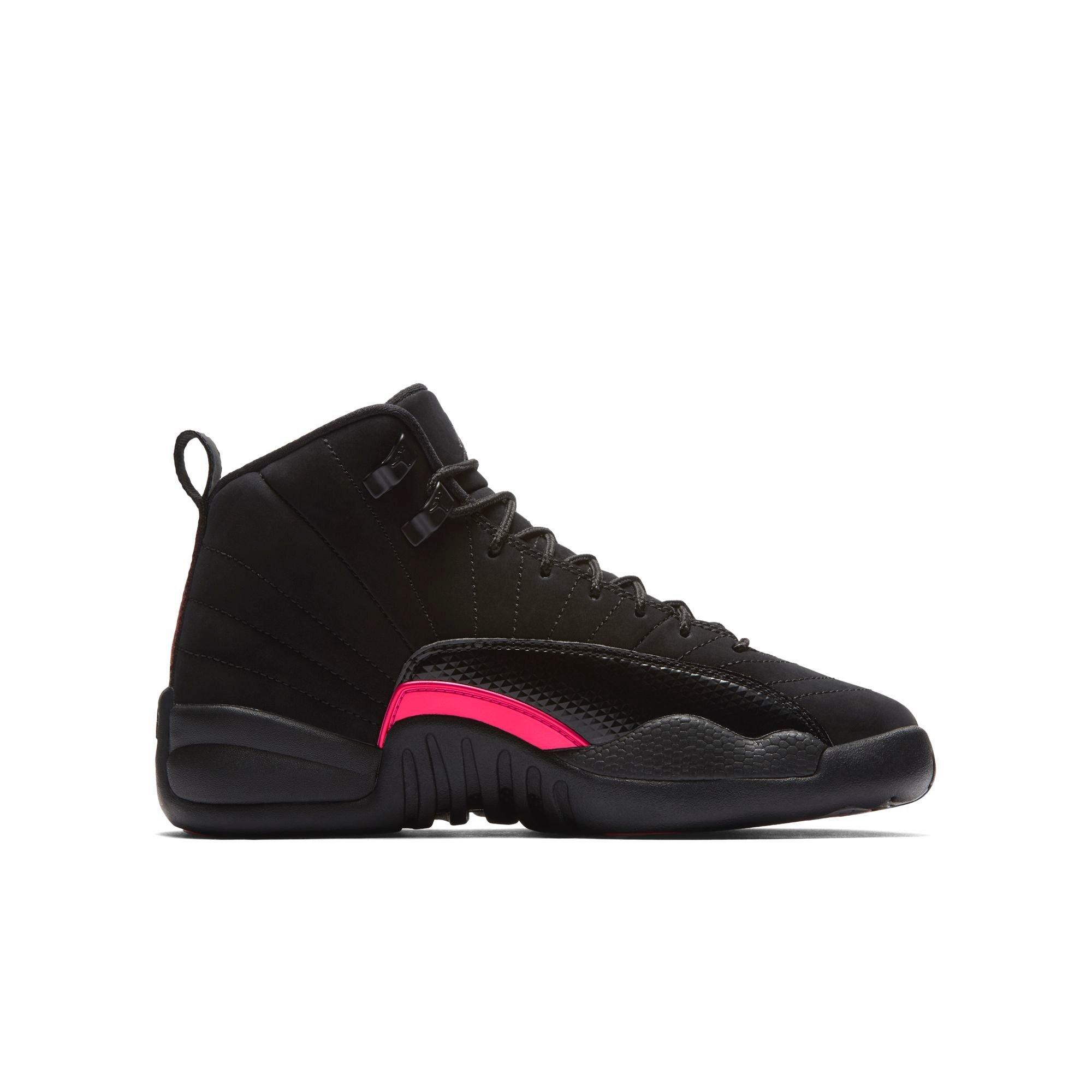 jordan retro 12 black and white