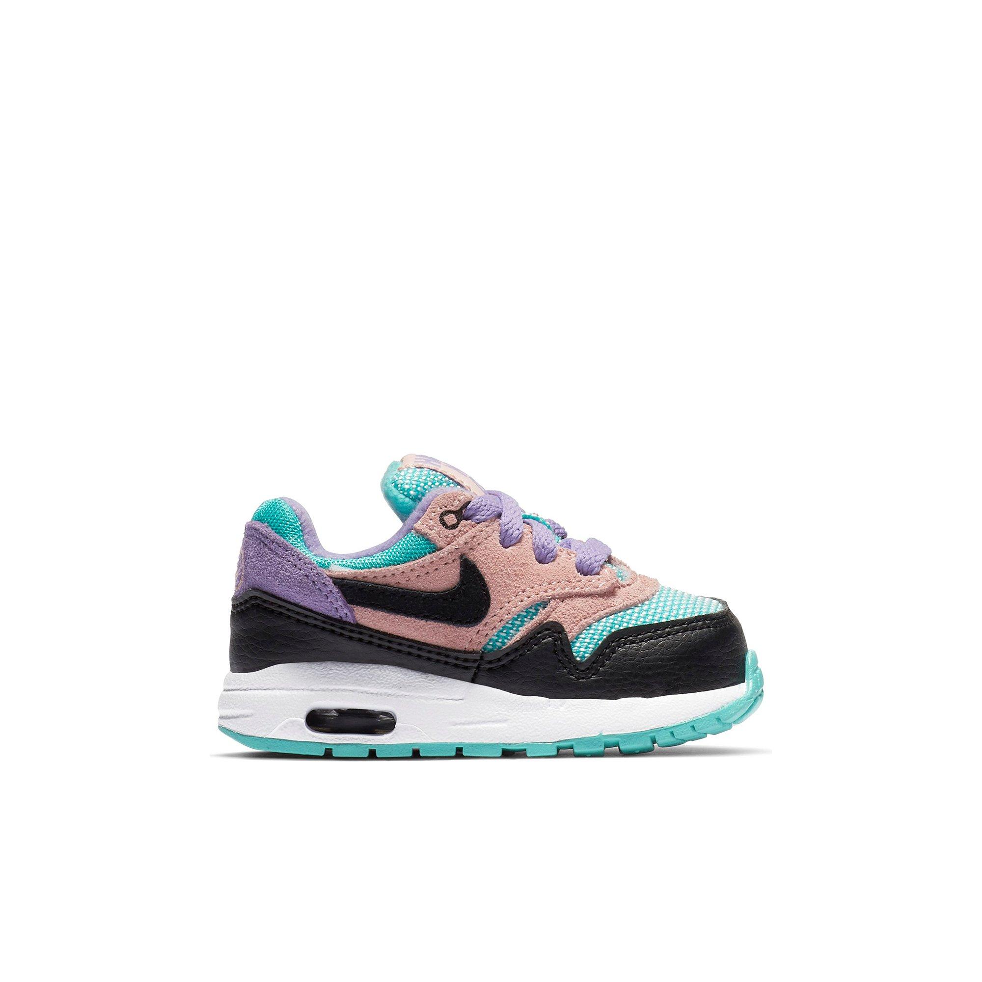 have a nike day air max toddler